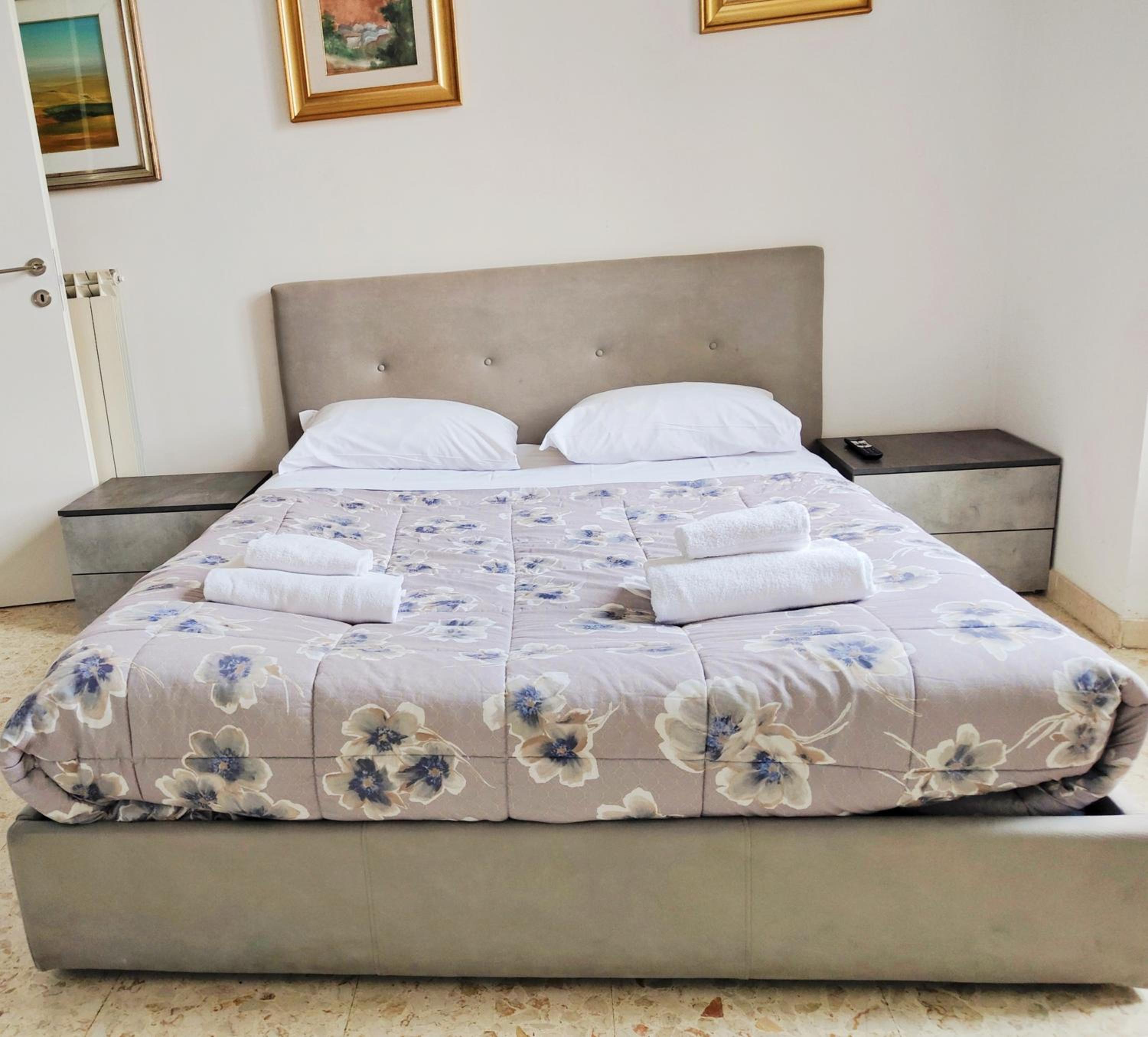 AmoRoma Home