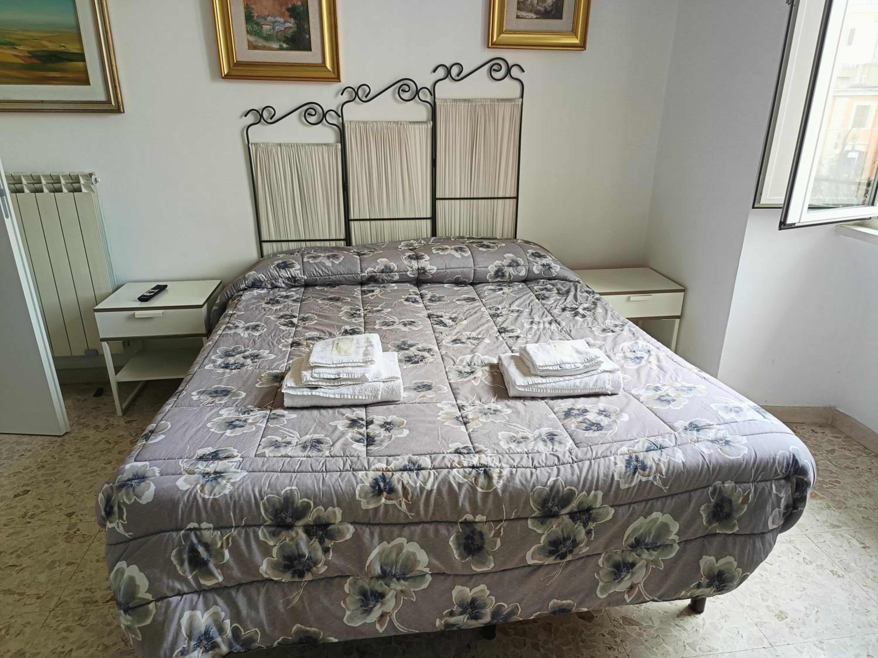 AmoRoma Home