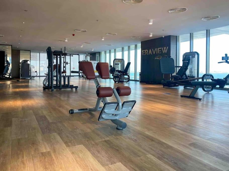 Luxury Romantic Sea View Apartment-ERAإقامة هادئة إطلالة بحرية موقع استثنائي- Manama