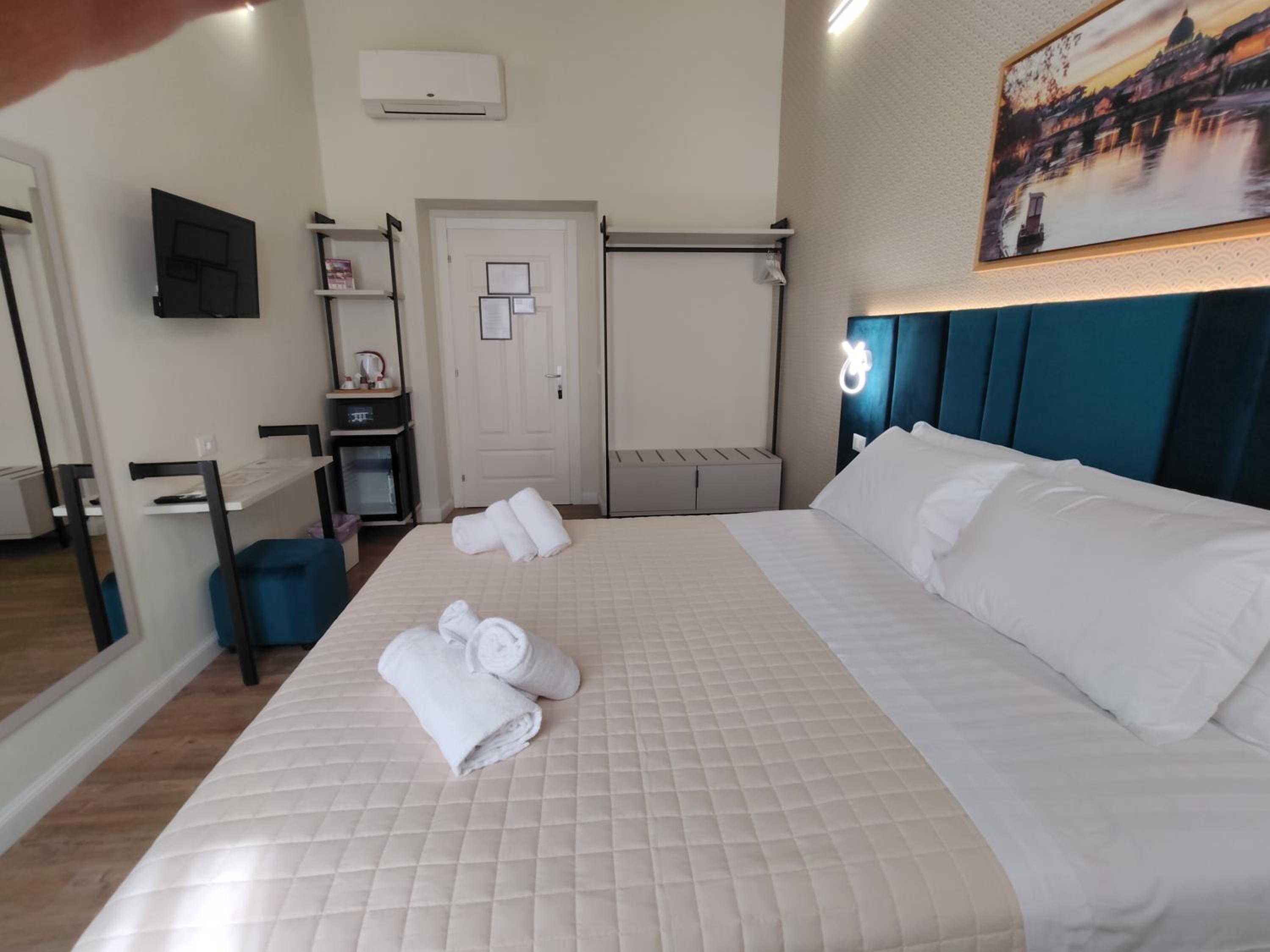 AmoRoma Suite