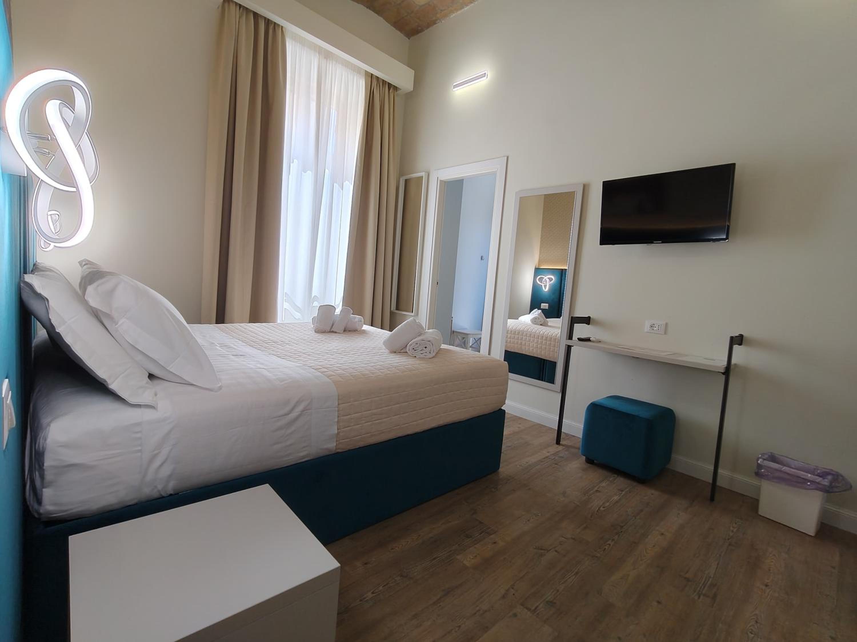 AmoRoma Suite