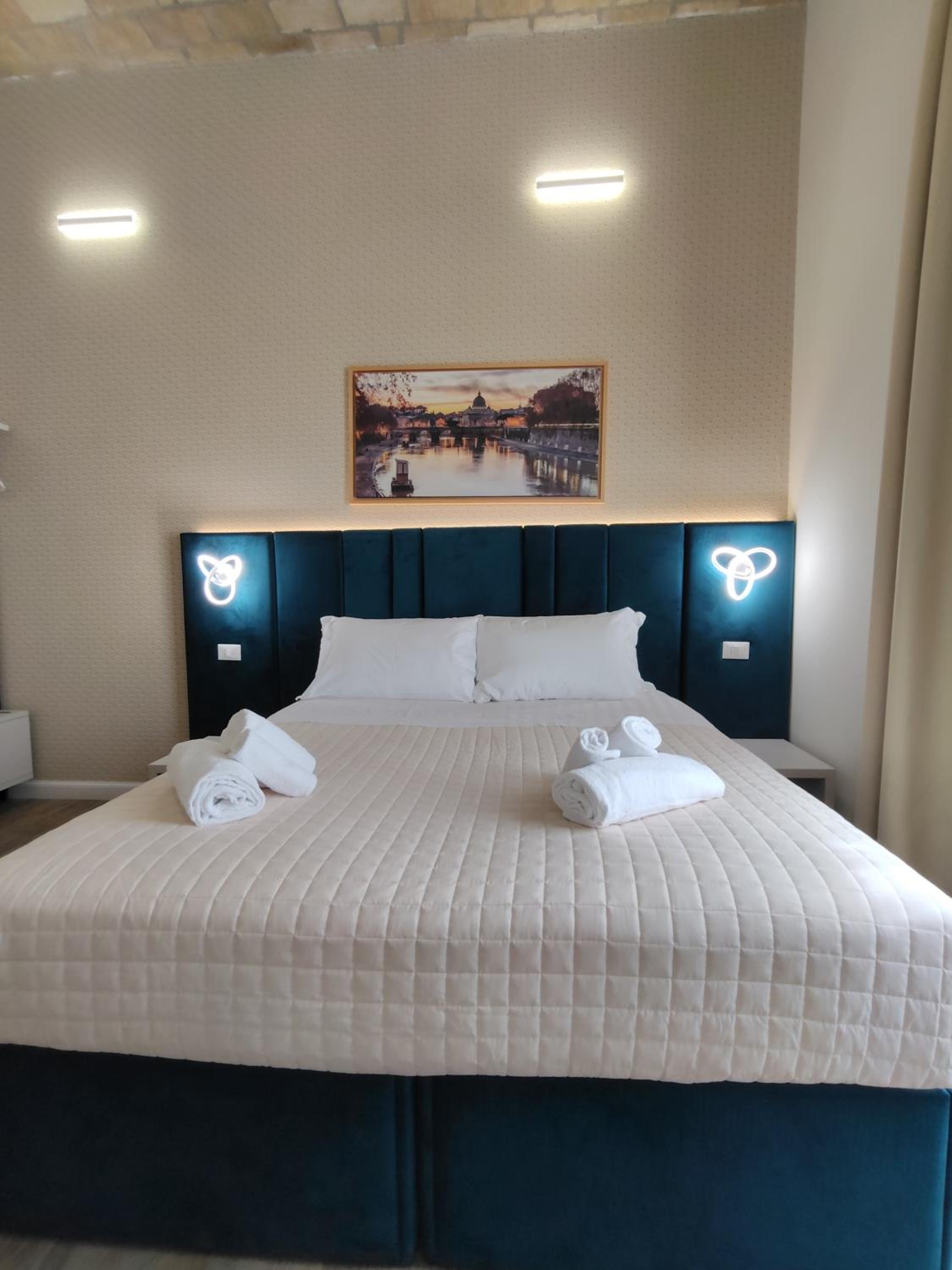 AmoRoma Suite