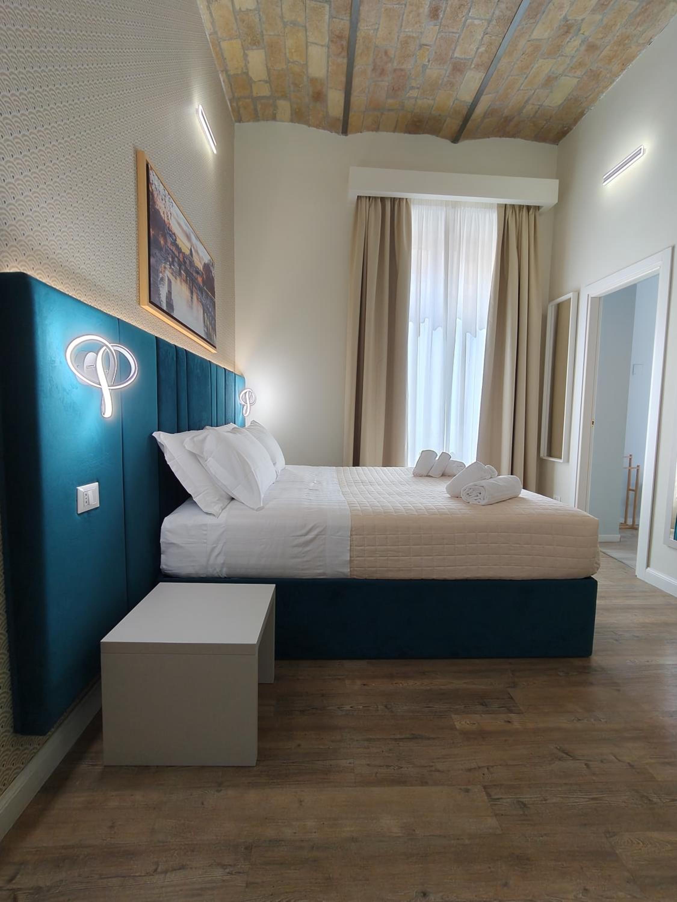 AmoRoma Suite