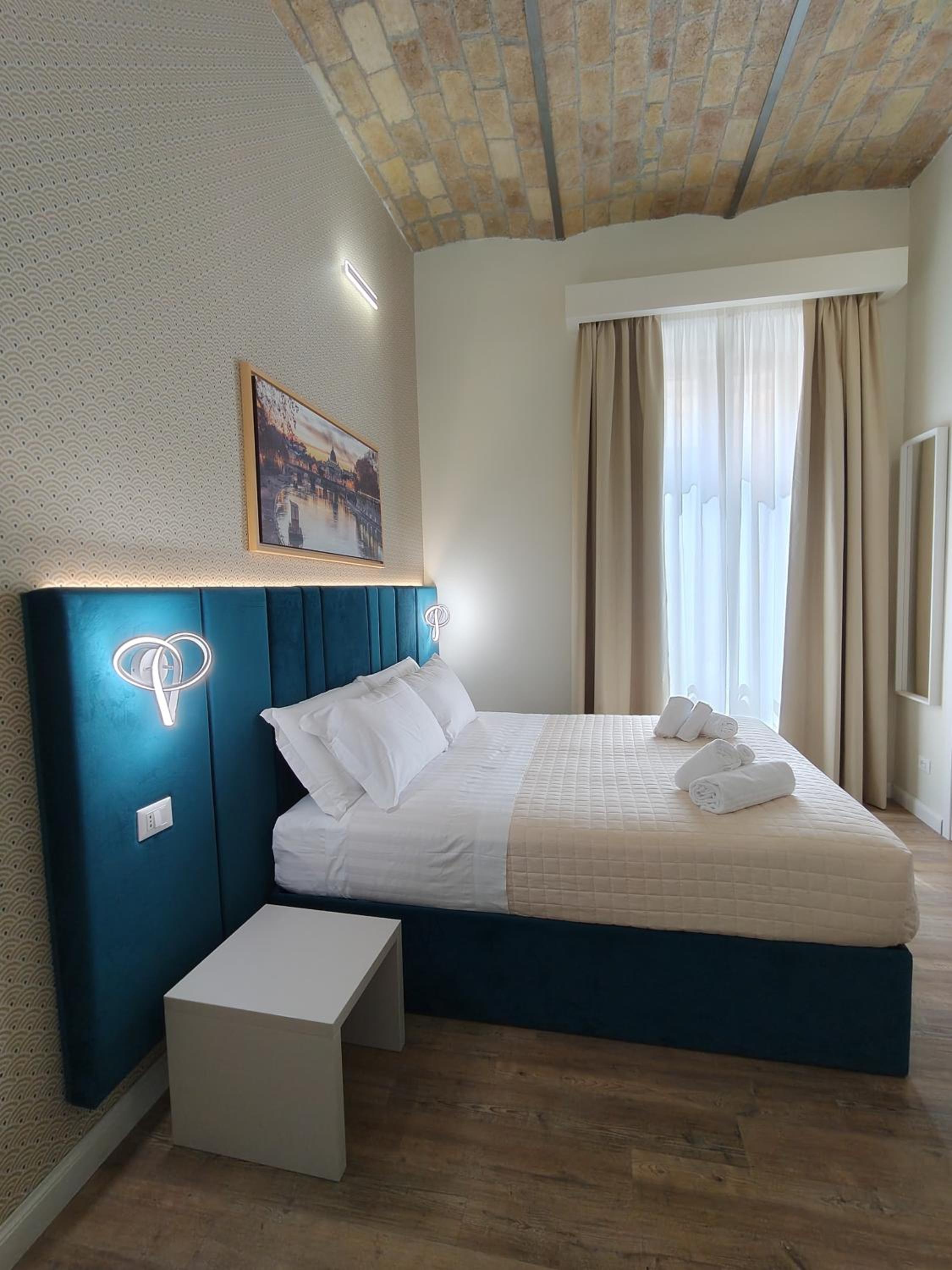 AmoRoma Suite