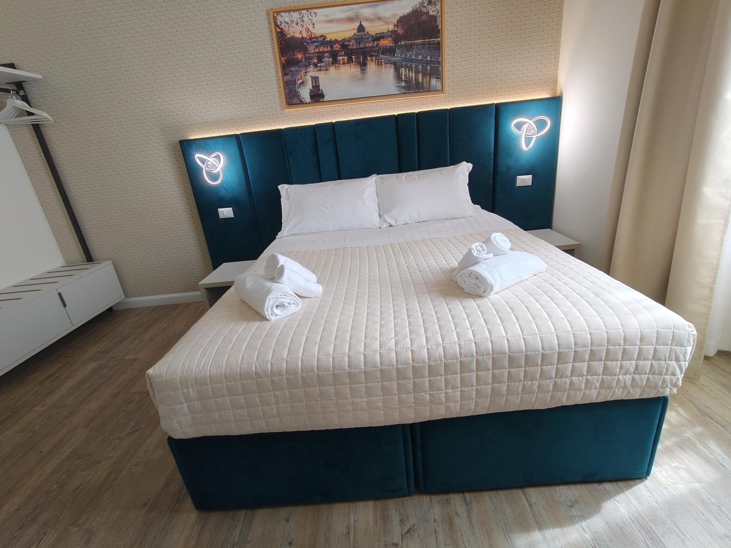 AmoRoma Suite