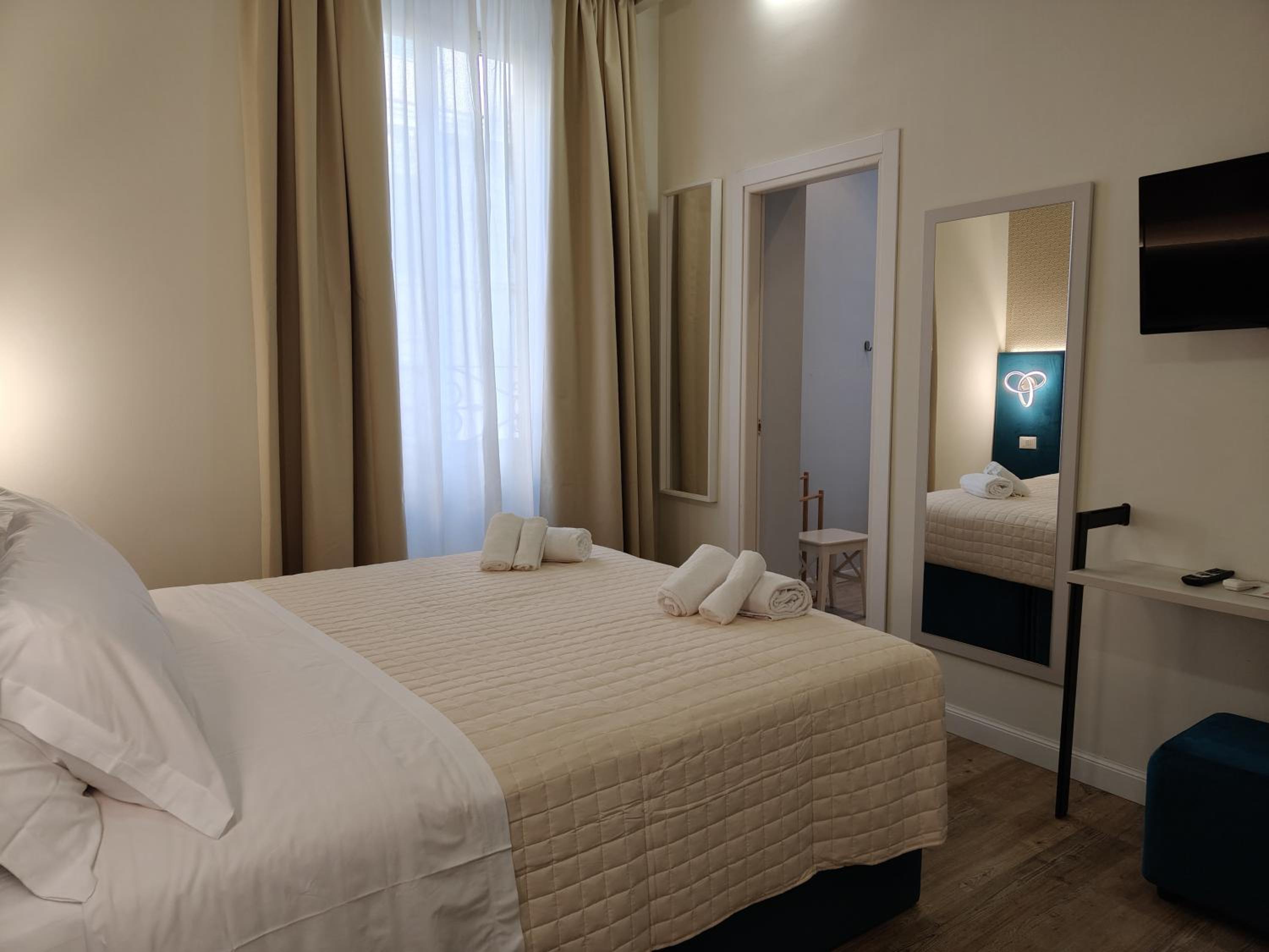 AmoRoma Suite