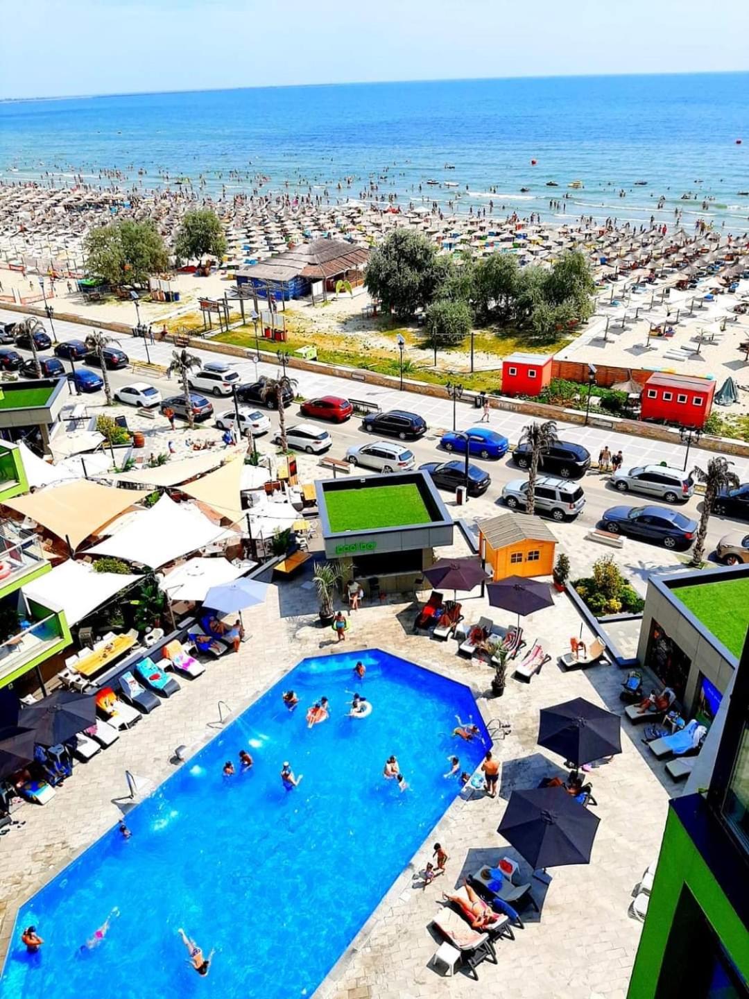 Beach Resort Studio Fitness-spa-pool view 5