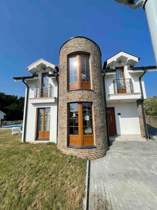 Royal King Villa 2 view 3