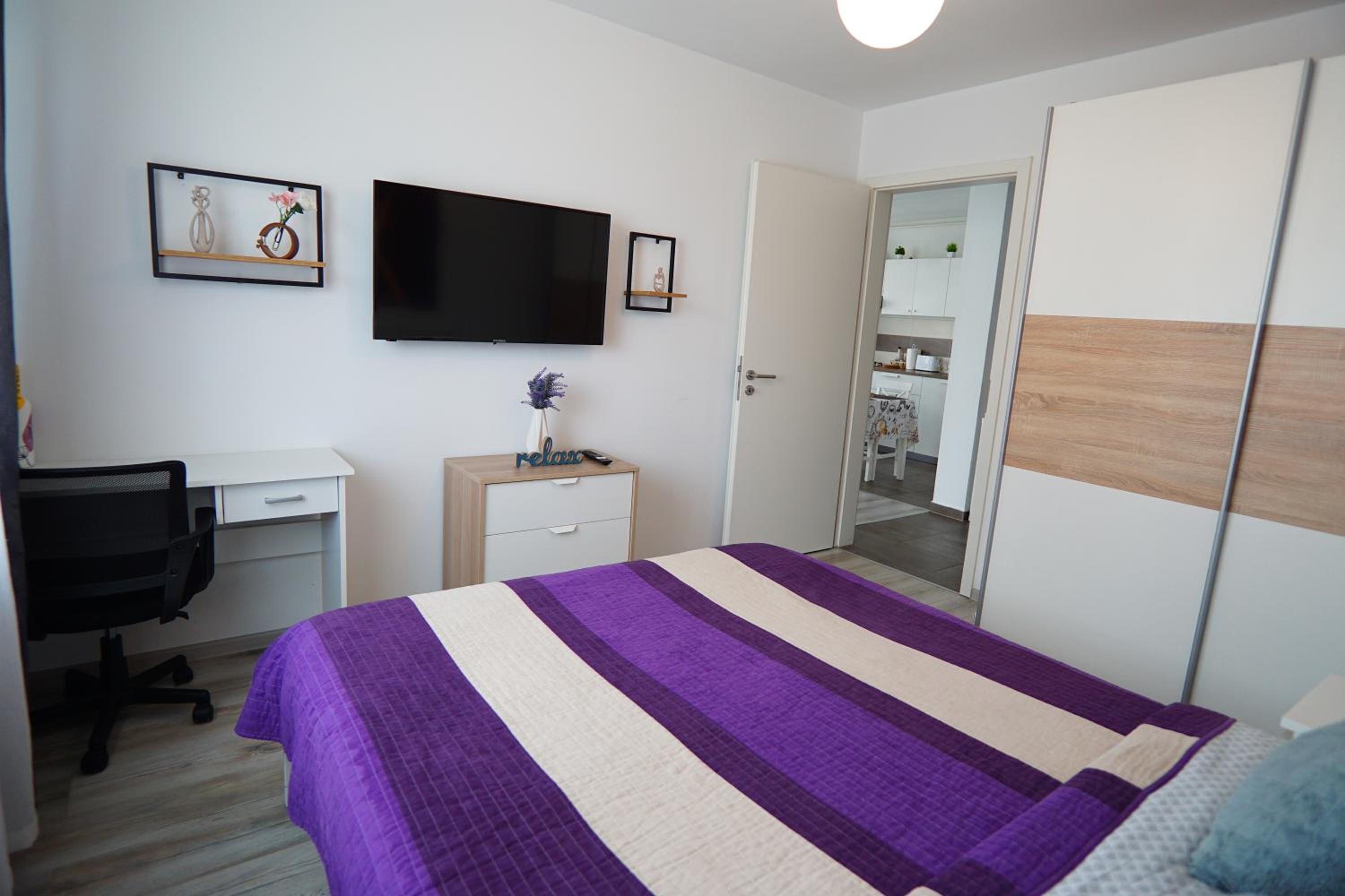 Relaxing Coresi Mall studio free parking