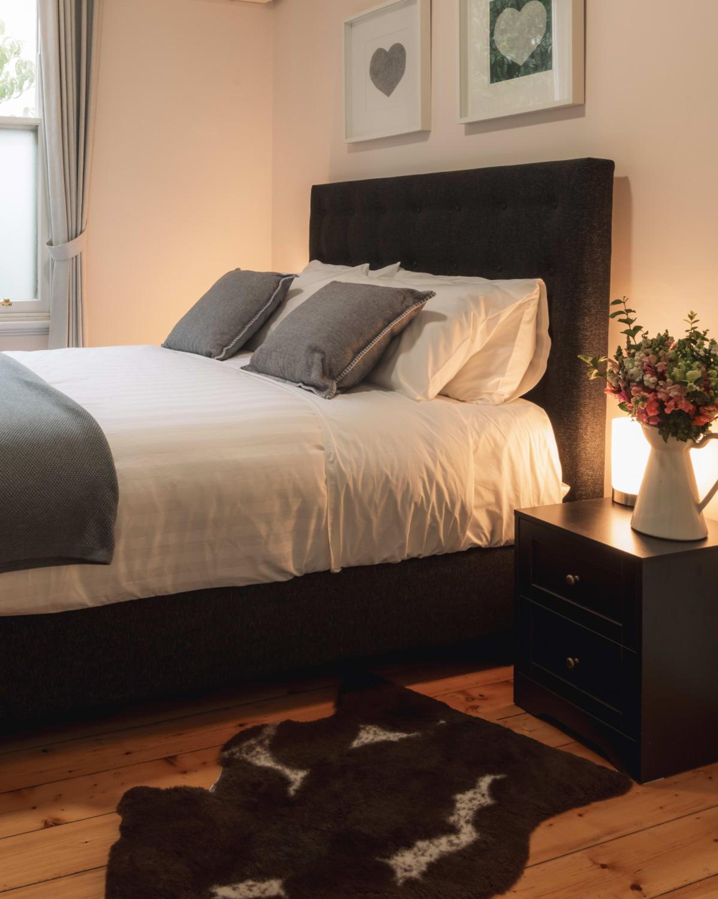 Benambra Boutique Accommodation - c1883 'Rosebud Room'