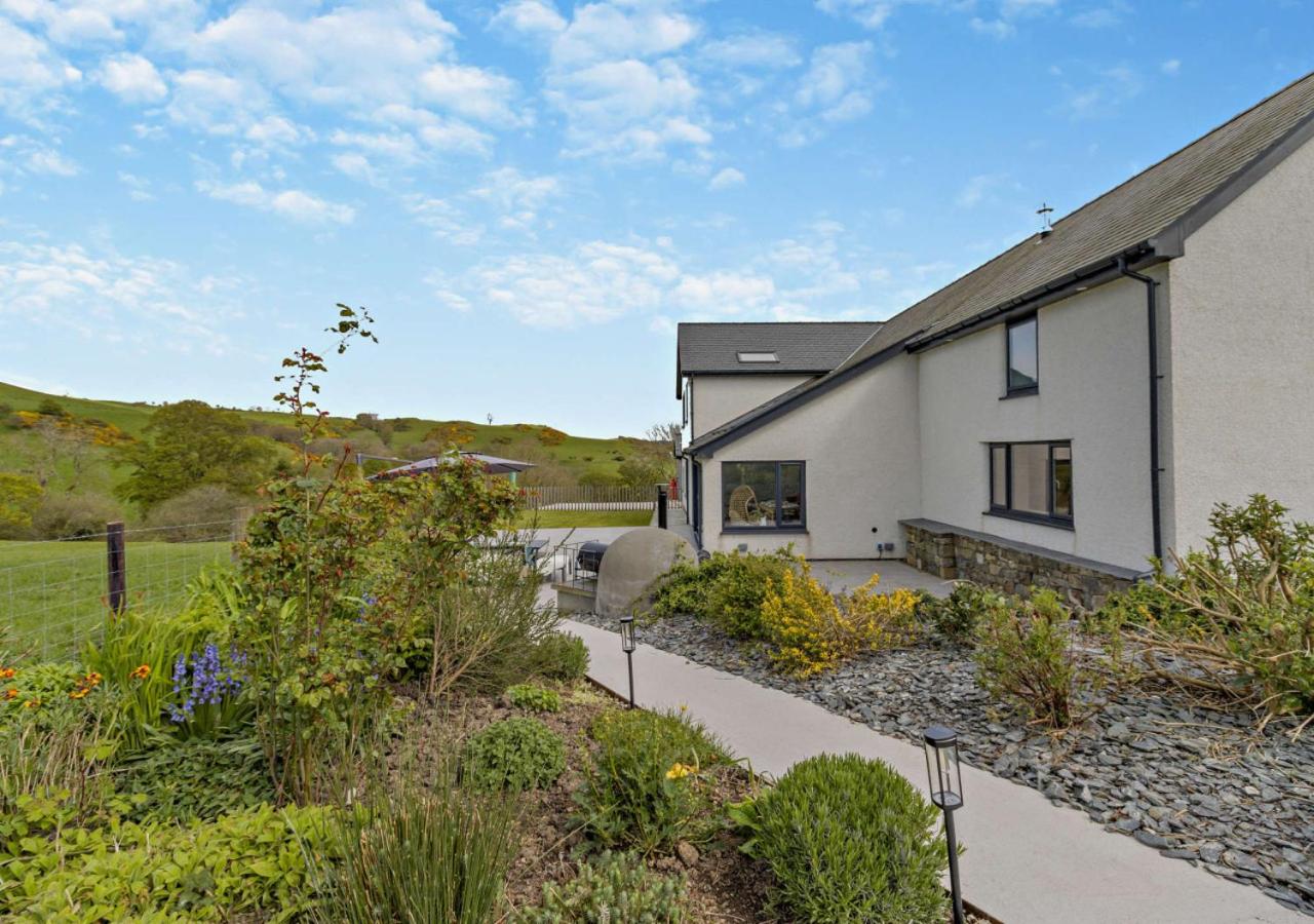 Plas Isaf Farmhouse