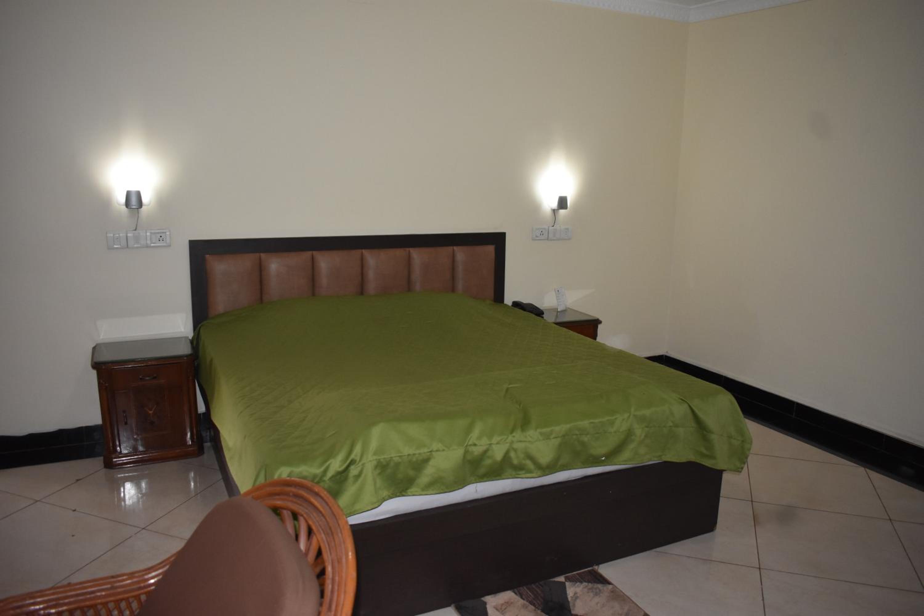 Photo 12