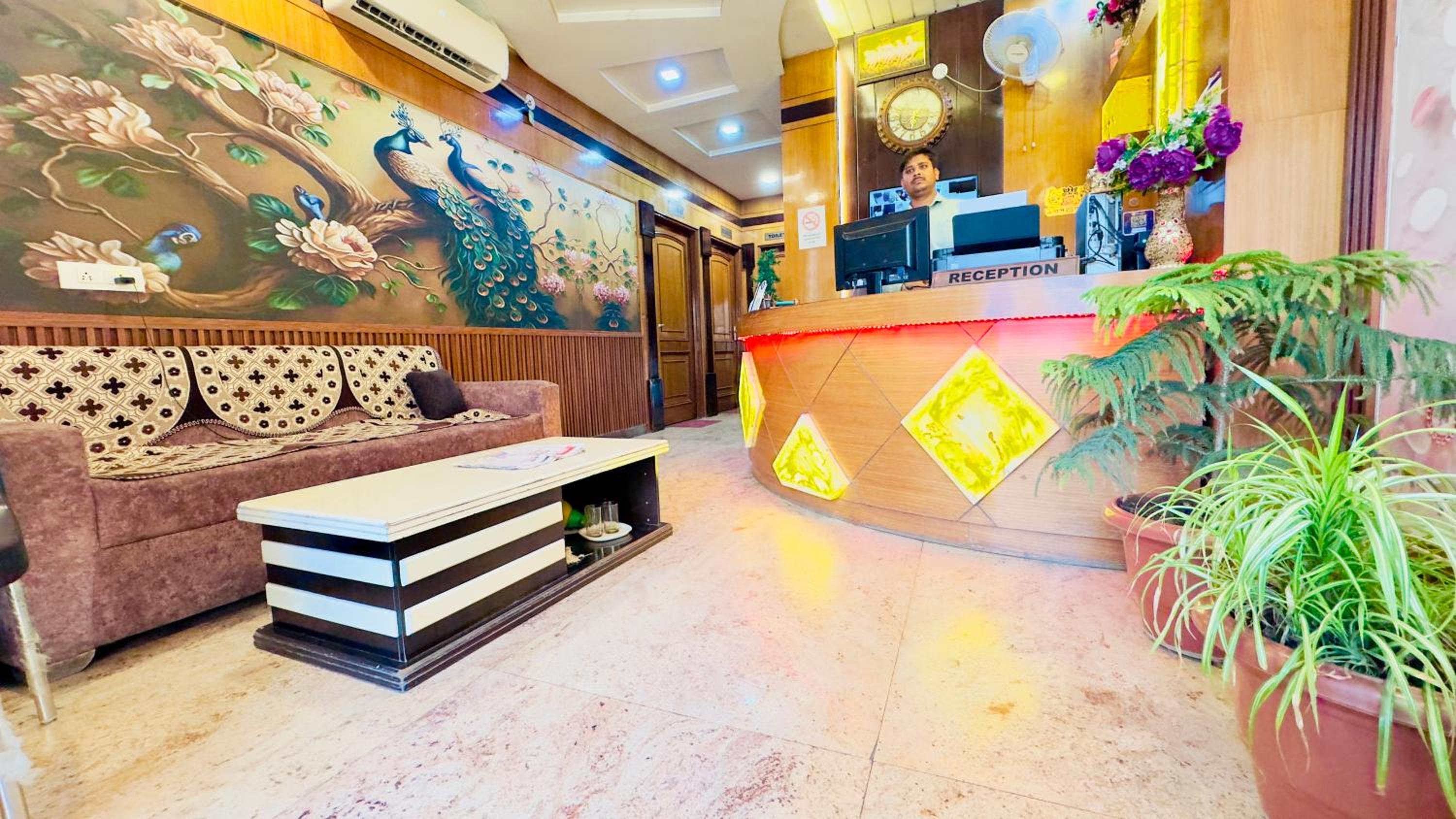 Lobby & Reception