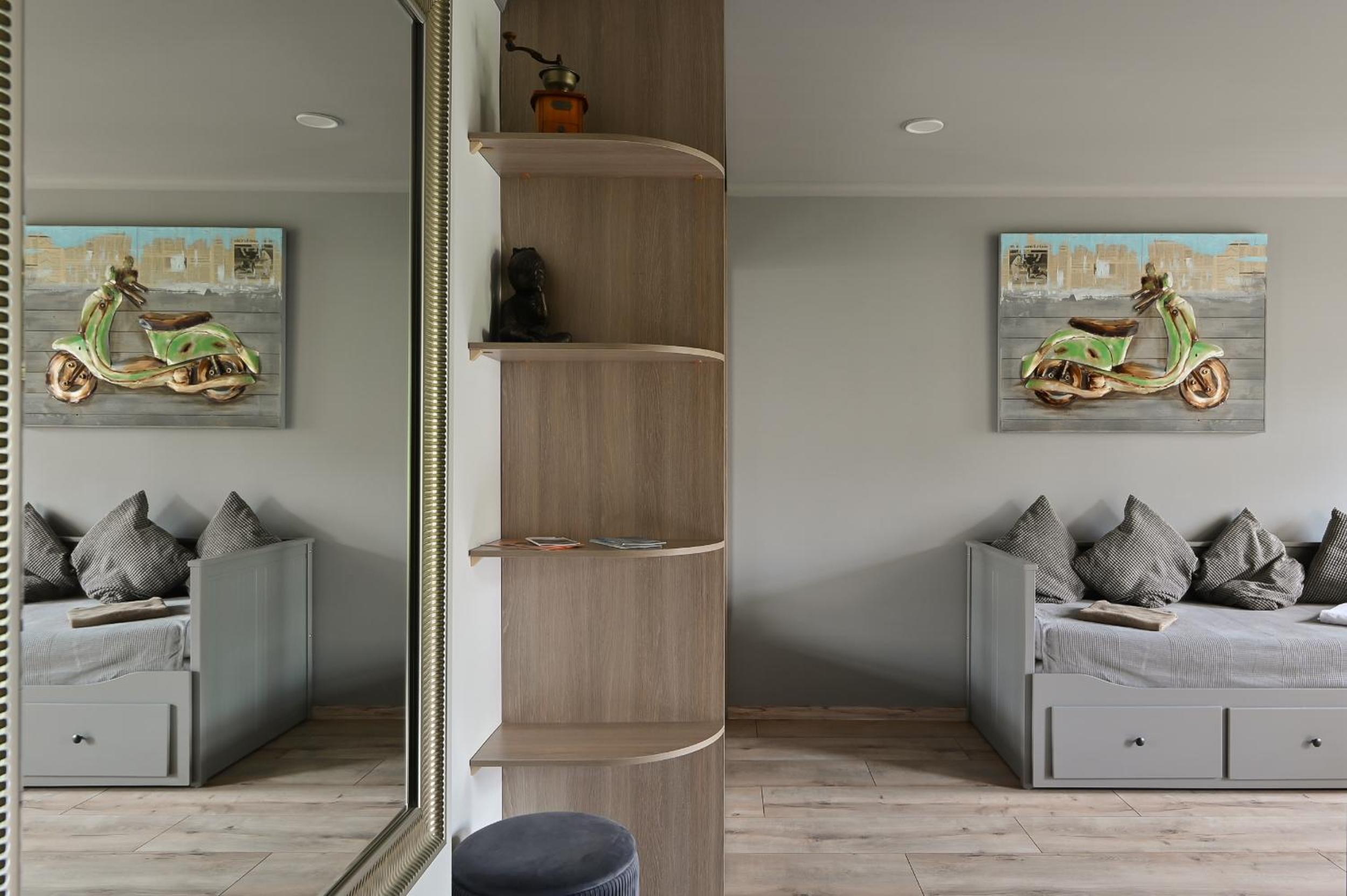 Loft design studio apartment & FREE parking view 2