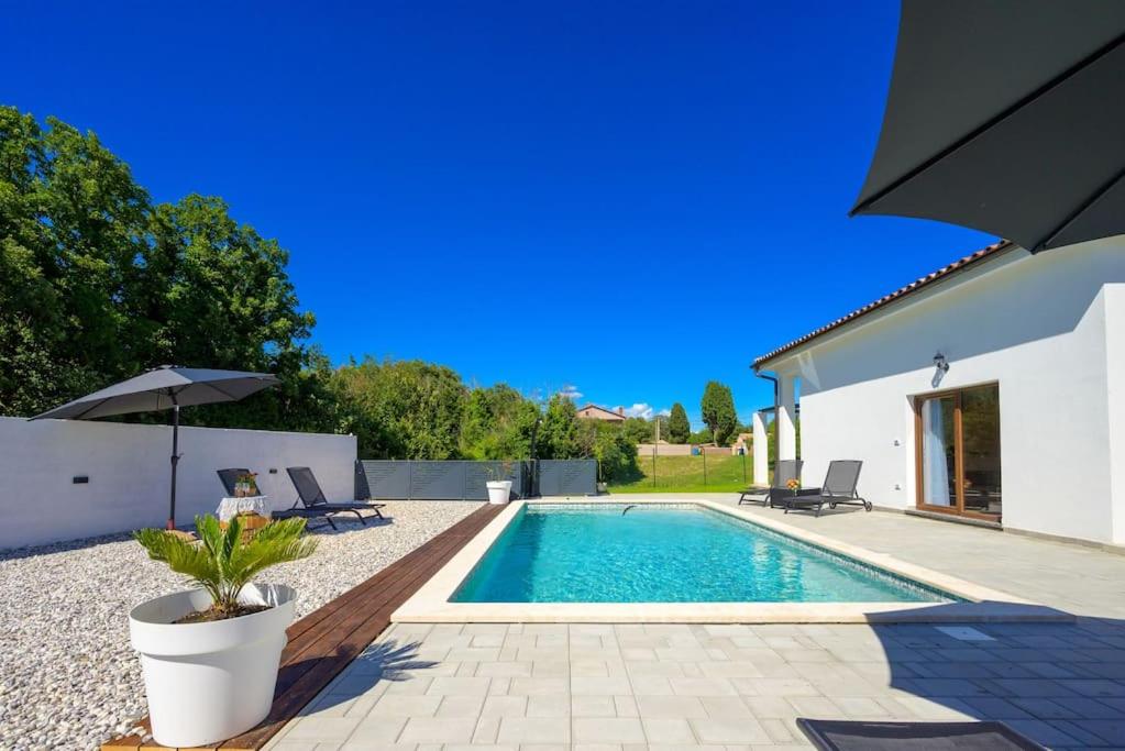 Villa Benčić by Istrialux view 5
