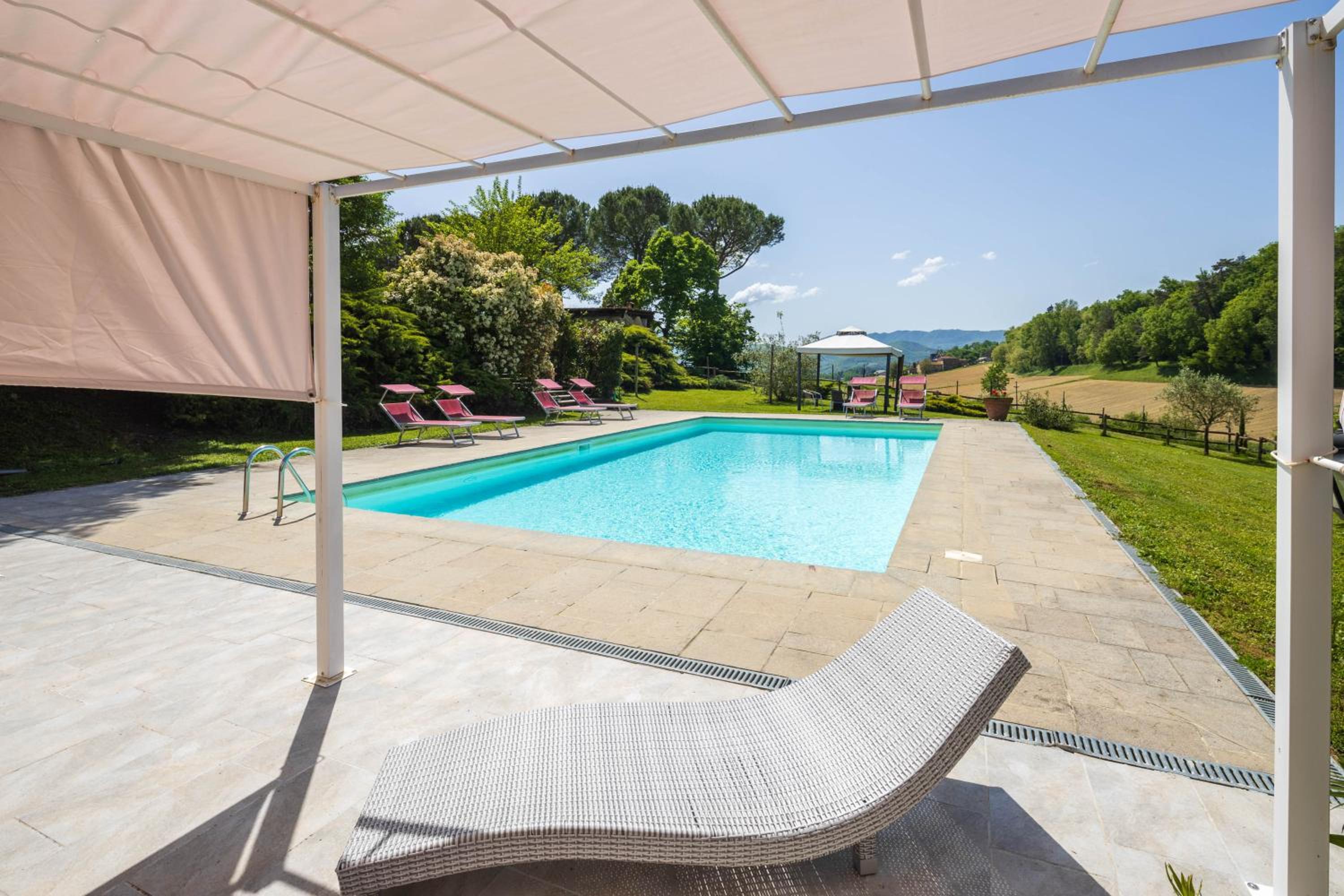Villa la Topaia by VacaVilla view 3