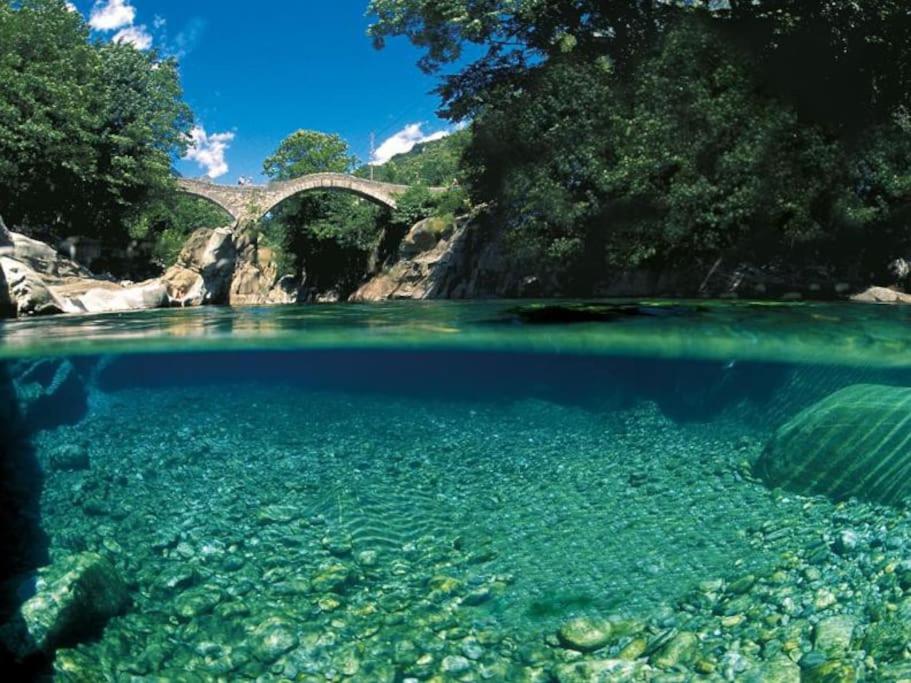 Rustico sul fiume Verzasca