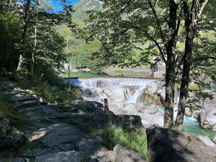 Rustico sul fiume Verzasca
