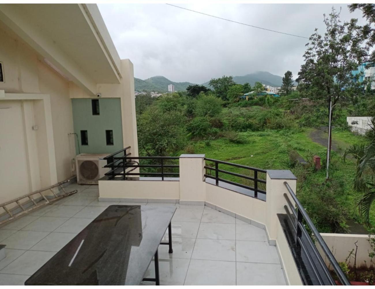 Hotel Serene Lake Castle, Maharashtra view 3