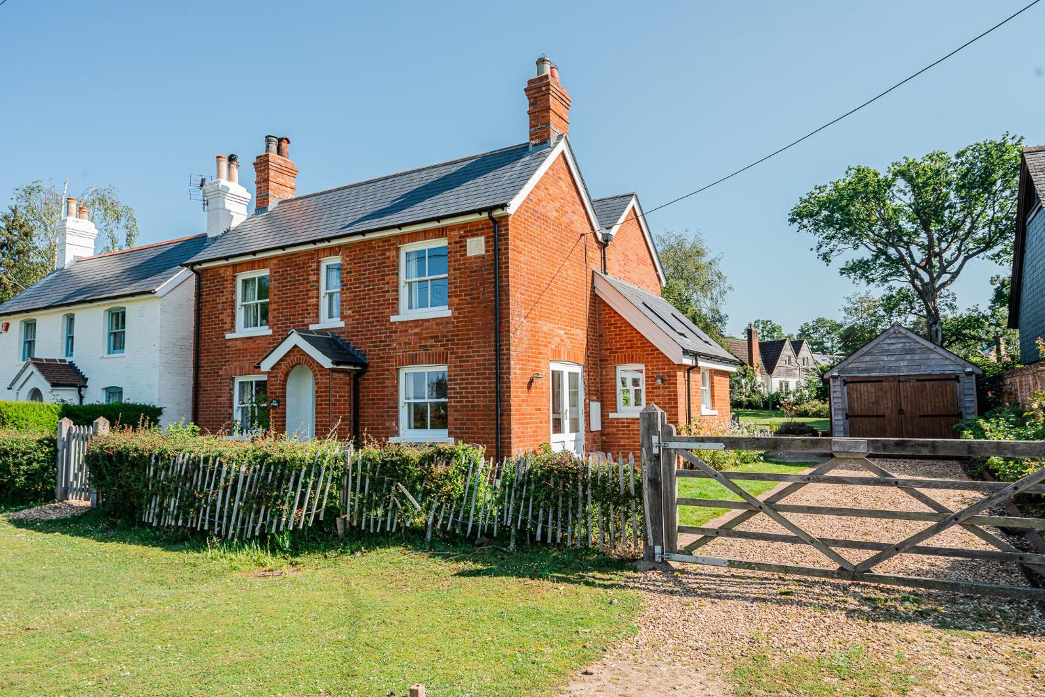 Beautiful Cottage in Brockenhurst with Forest View