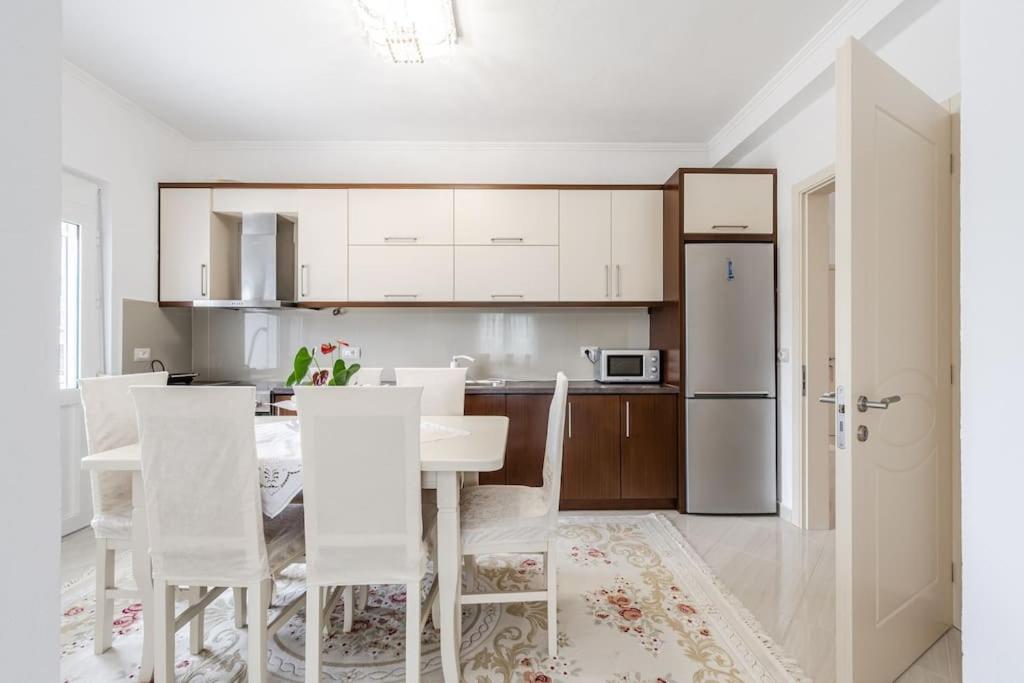 Hometown Apartment by PikHost