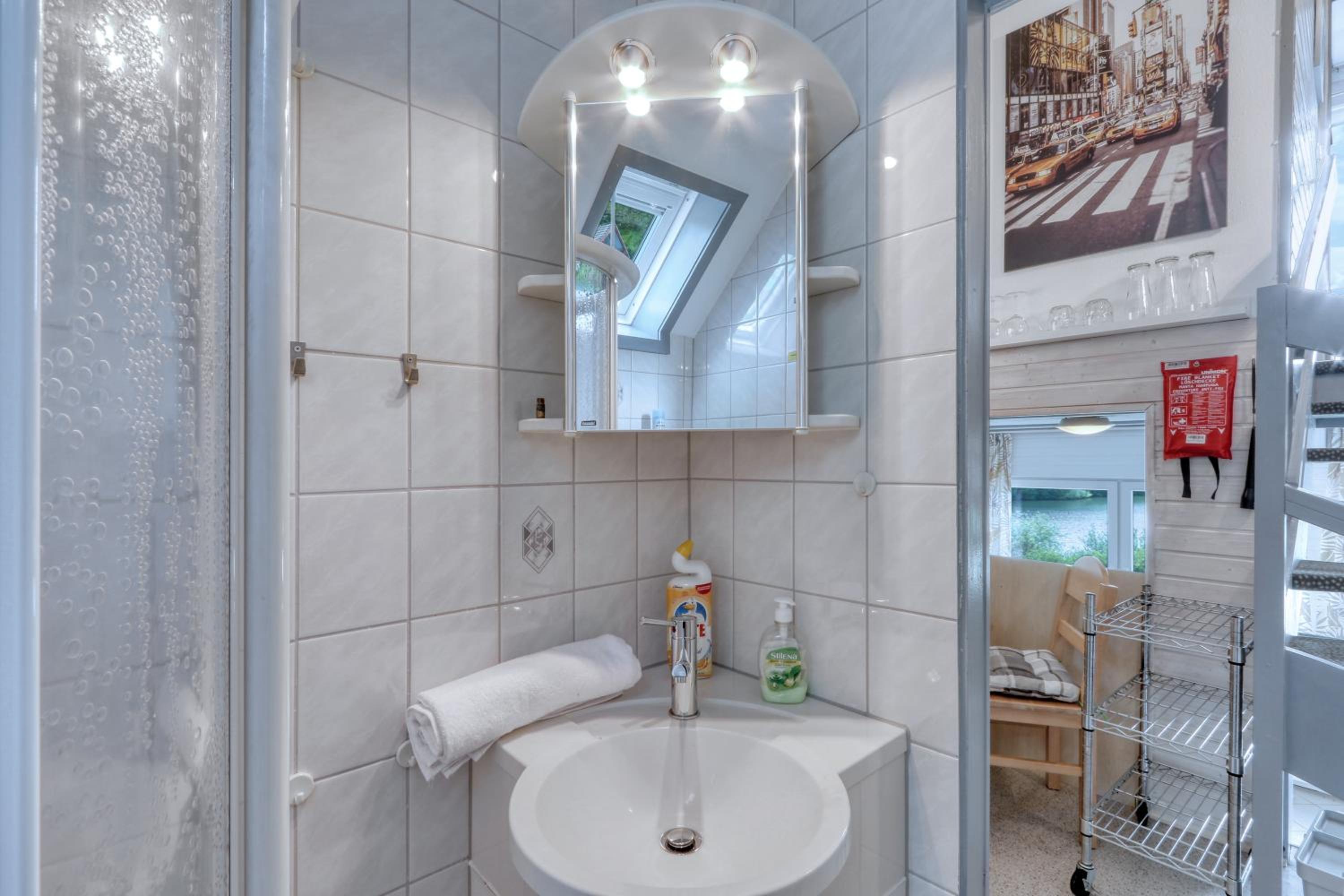 Ferienhaus 22 mit Seeblick und Garten bis 6 Personen