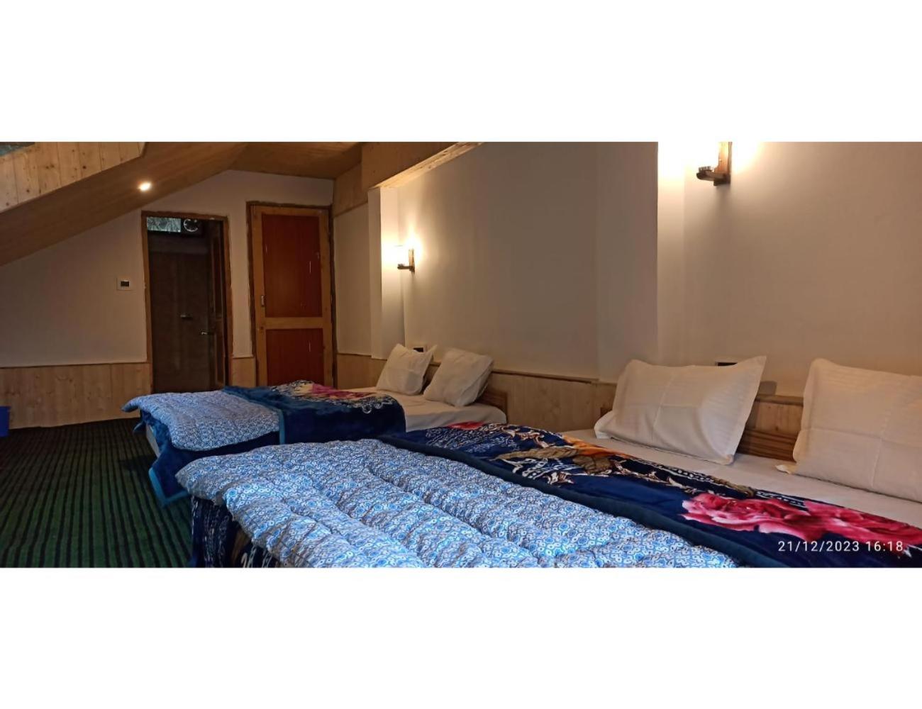 Apple View Home Stay, Jibhi view 2