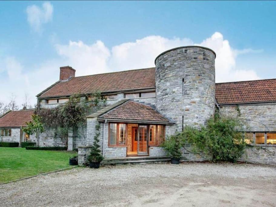 Hill House, Spectacular Rural Home With Hot Tub