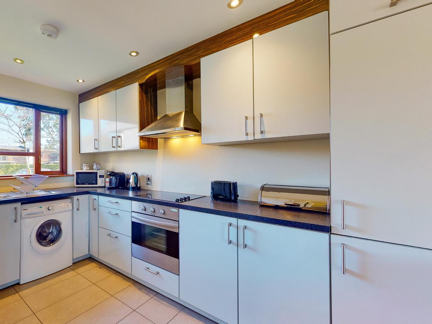 Castlemartyr Holiday Lodges No 3 2 Bed by Trident Holiday Homes view 5