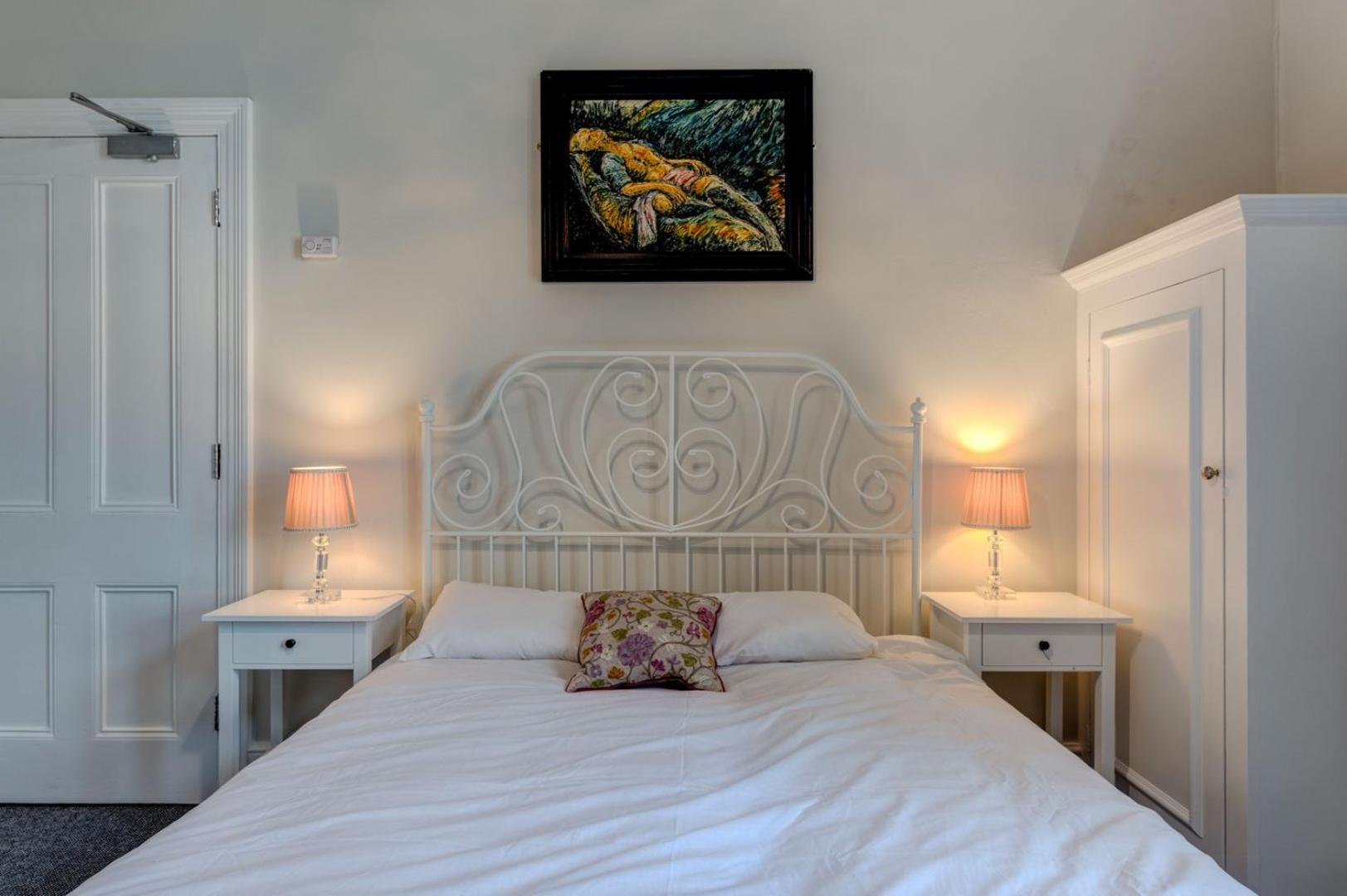 Sea Breeze - Hastings view 5