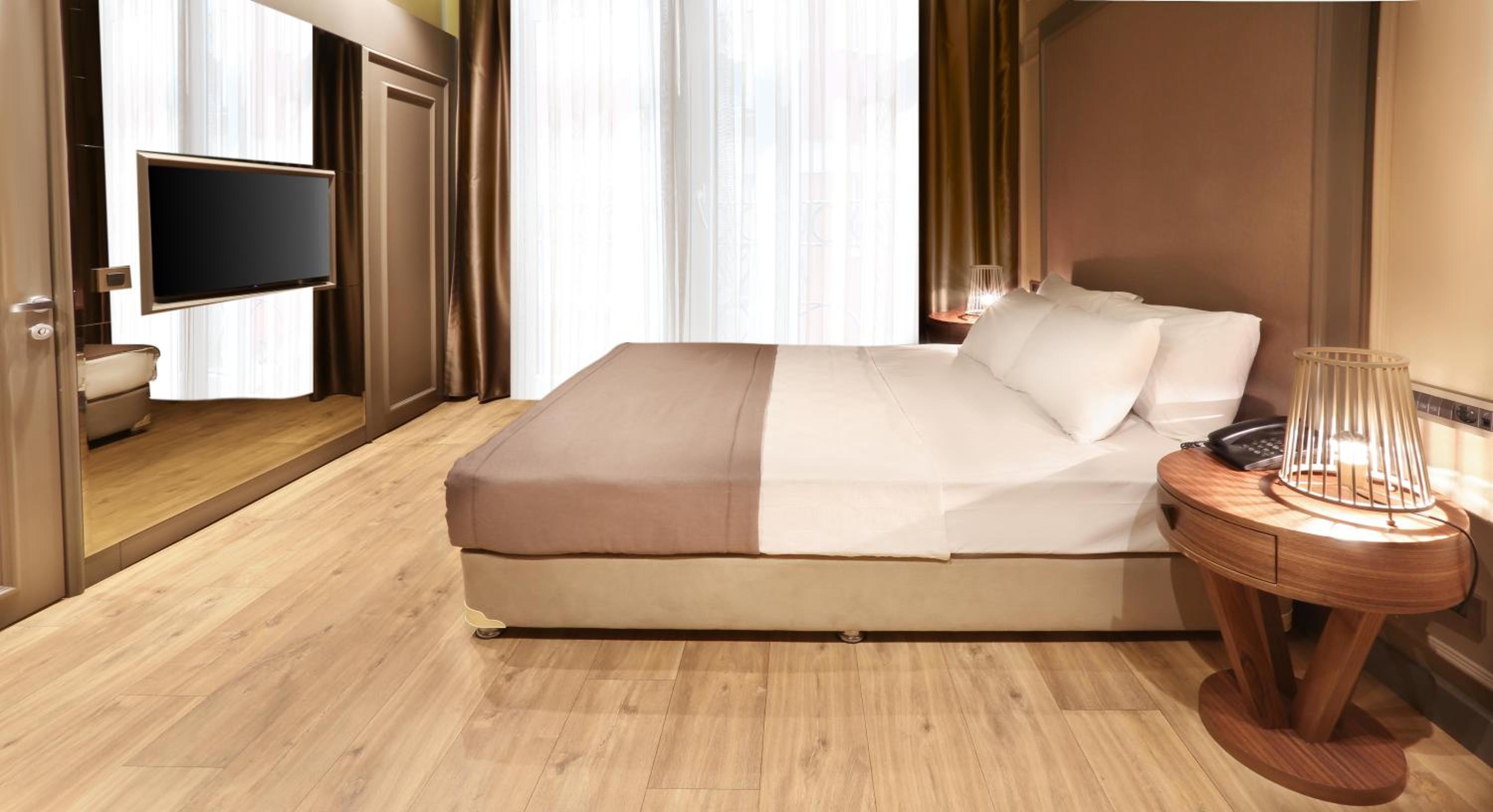 Taksim Premium Hotel - Image 18