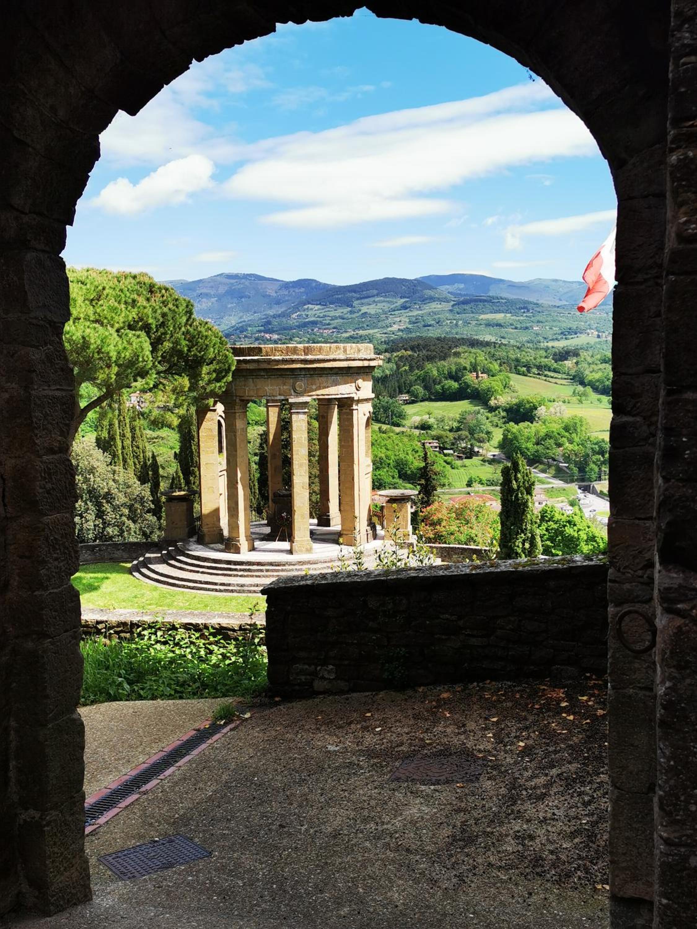 BORGO DE’ CENCI, lovely apartment below the Castel view 4