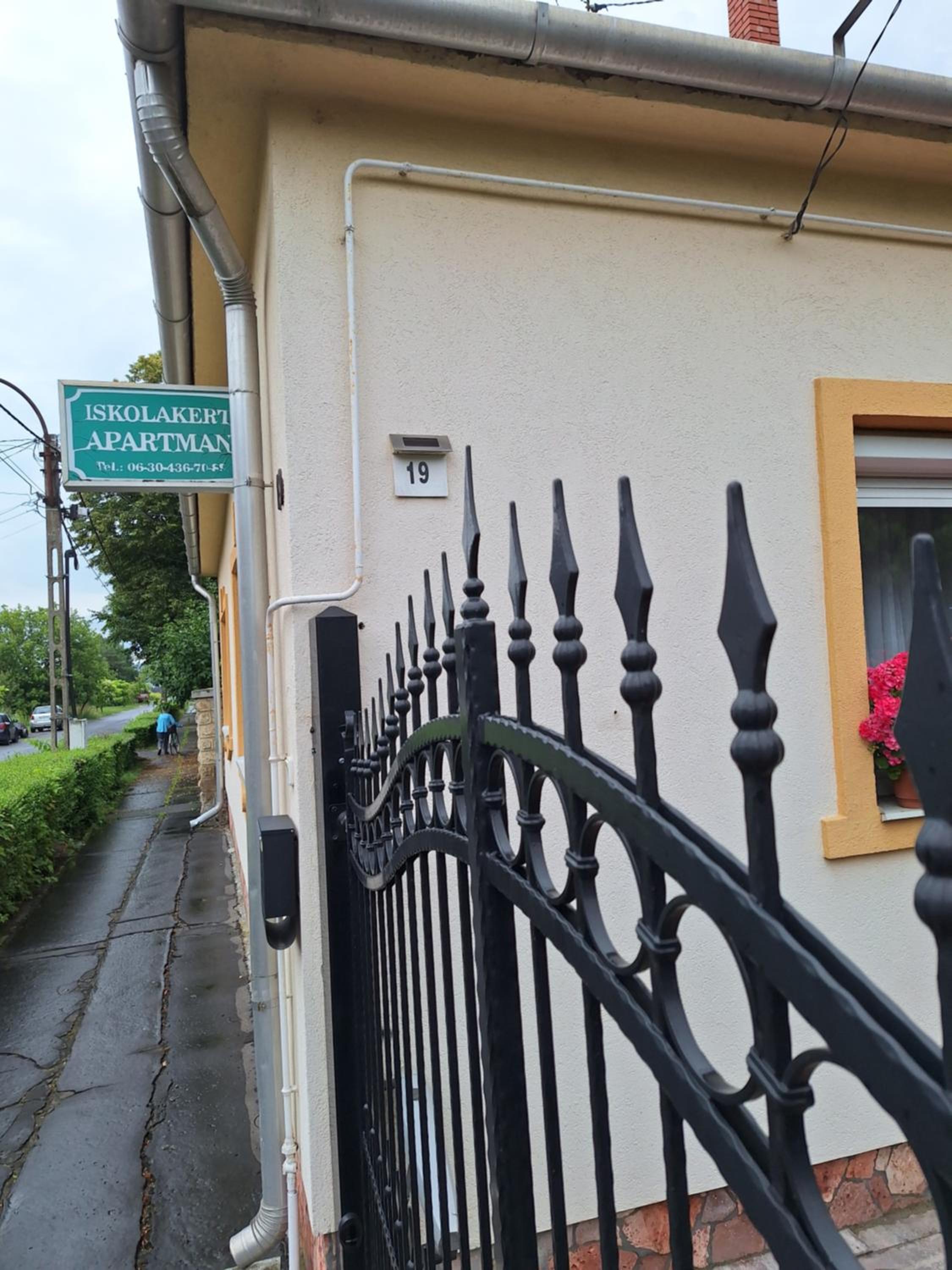 Iskolakert Apartman