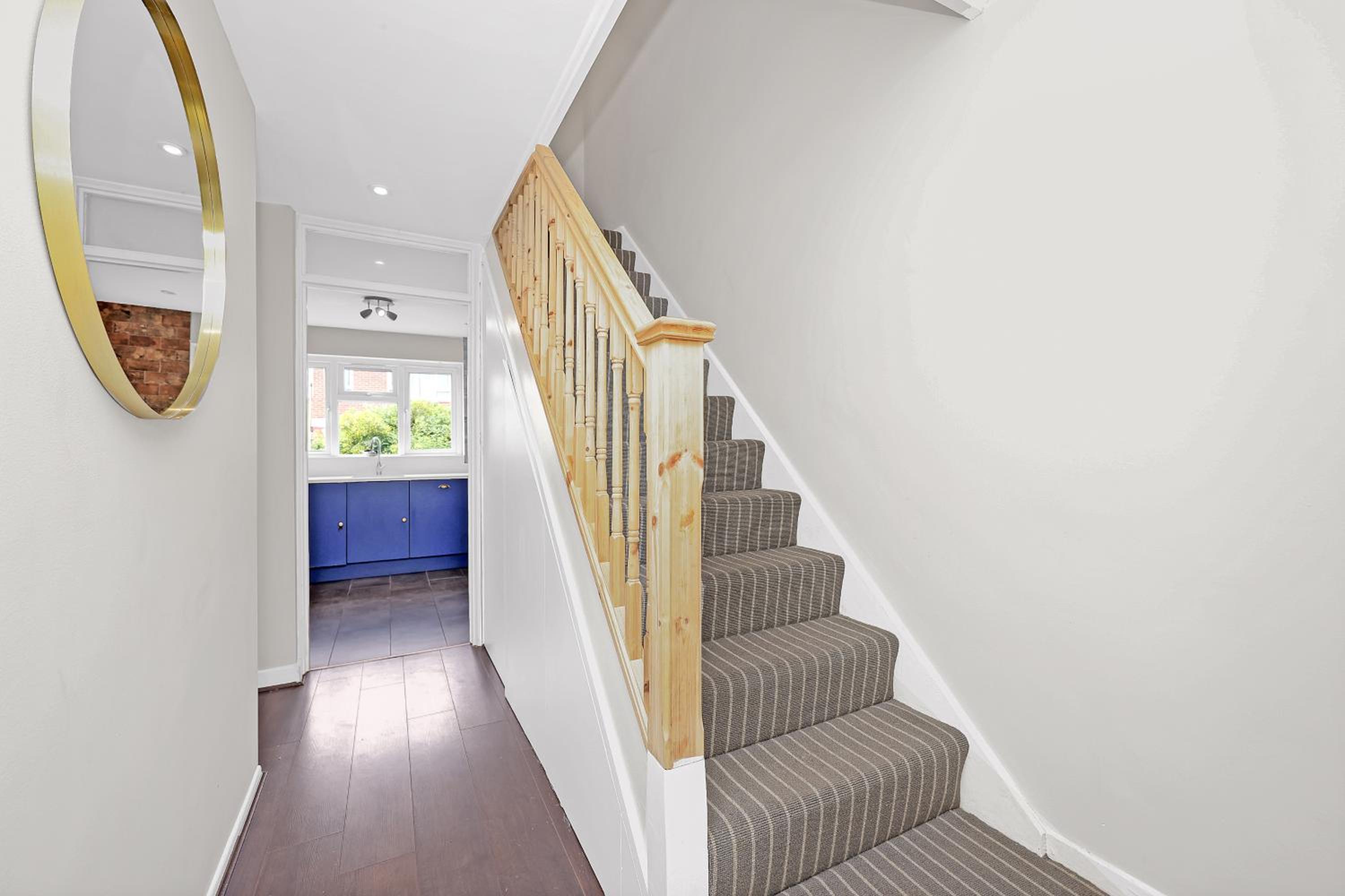 4-bedhouse with parking in Greenwich! Sleeps 10!