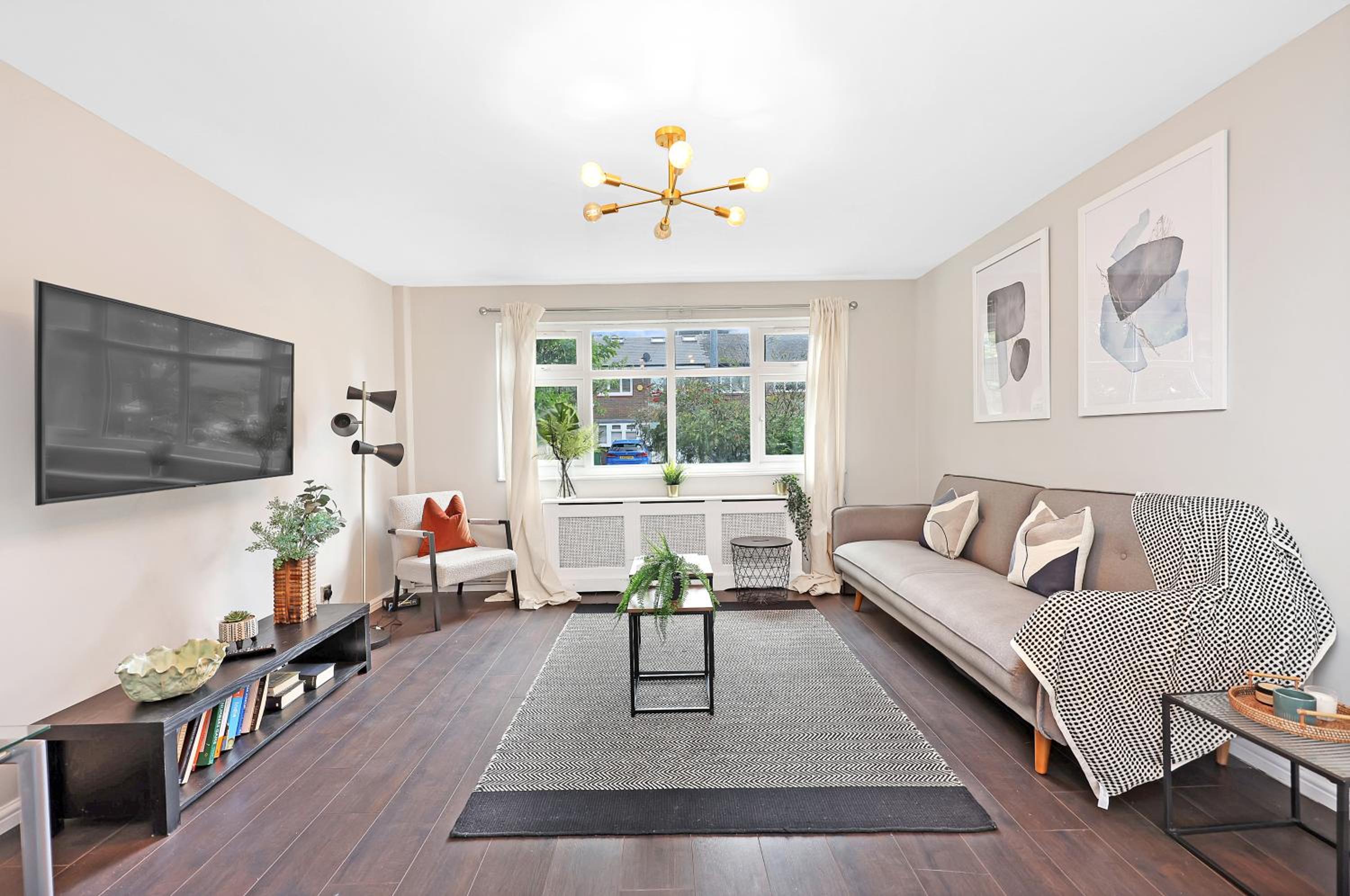 4-bedhouse with parking in Greenwich! Sleeps 10!