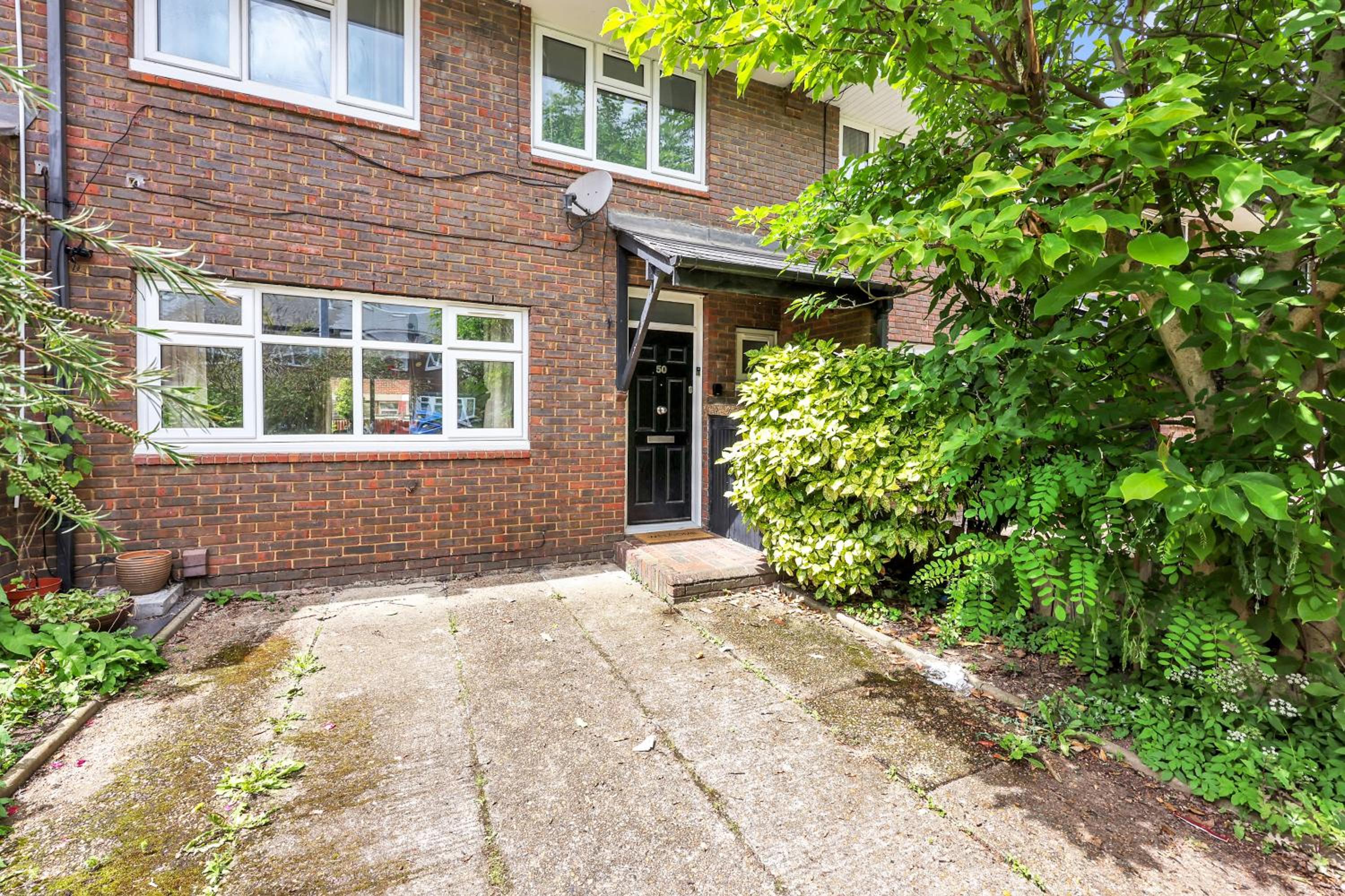 4-bedhouse with parking in Greenwich! Sleeps 10!