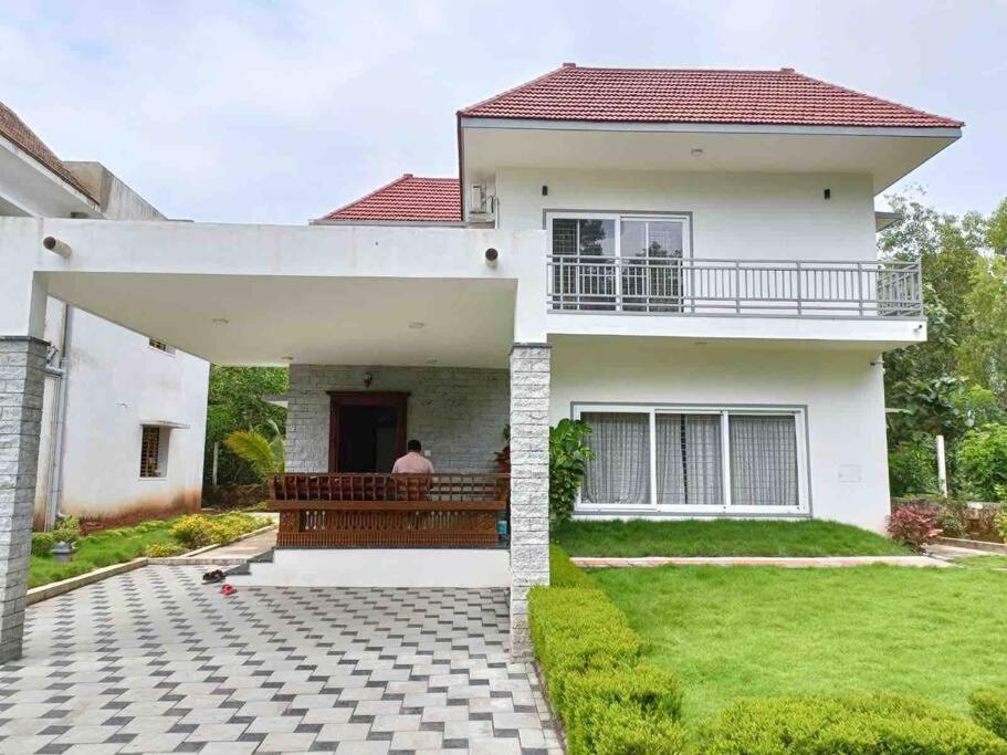 Luxury Villa in Brahmavara