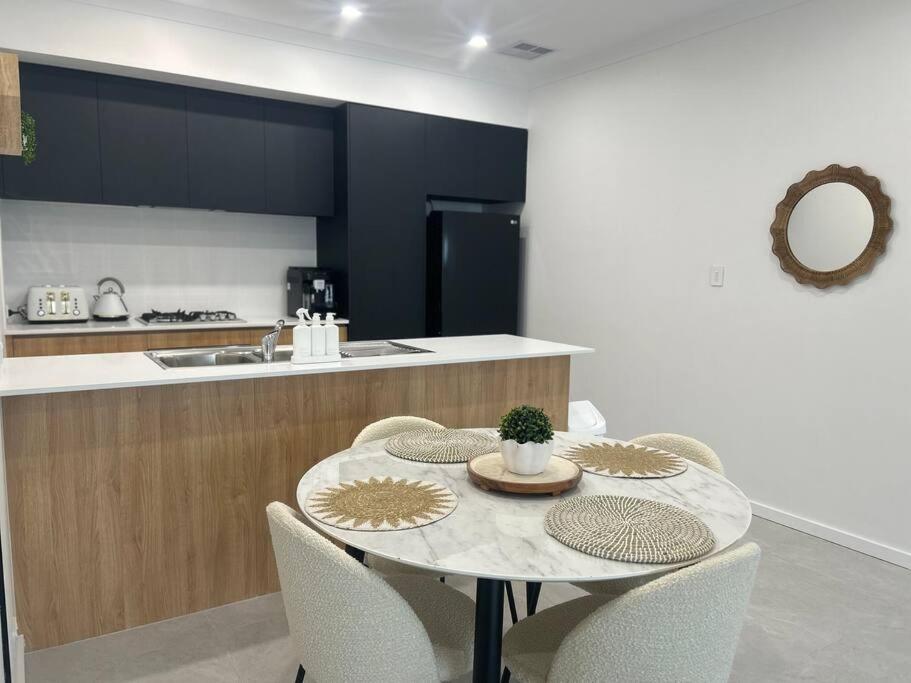 North Coogee Escape 2B2B