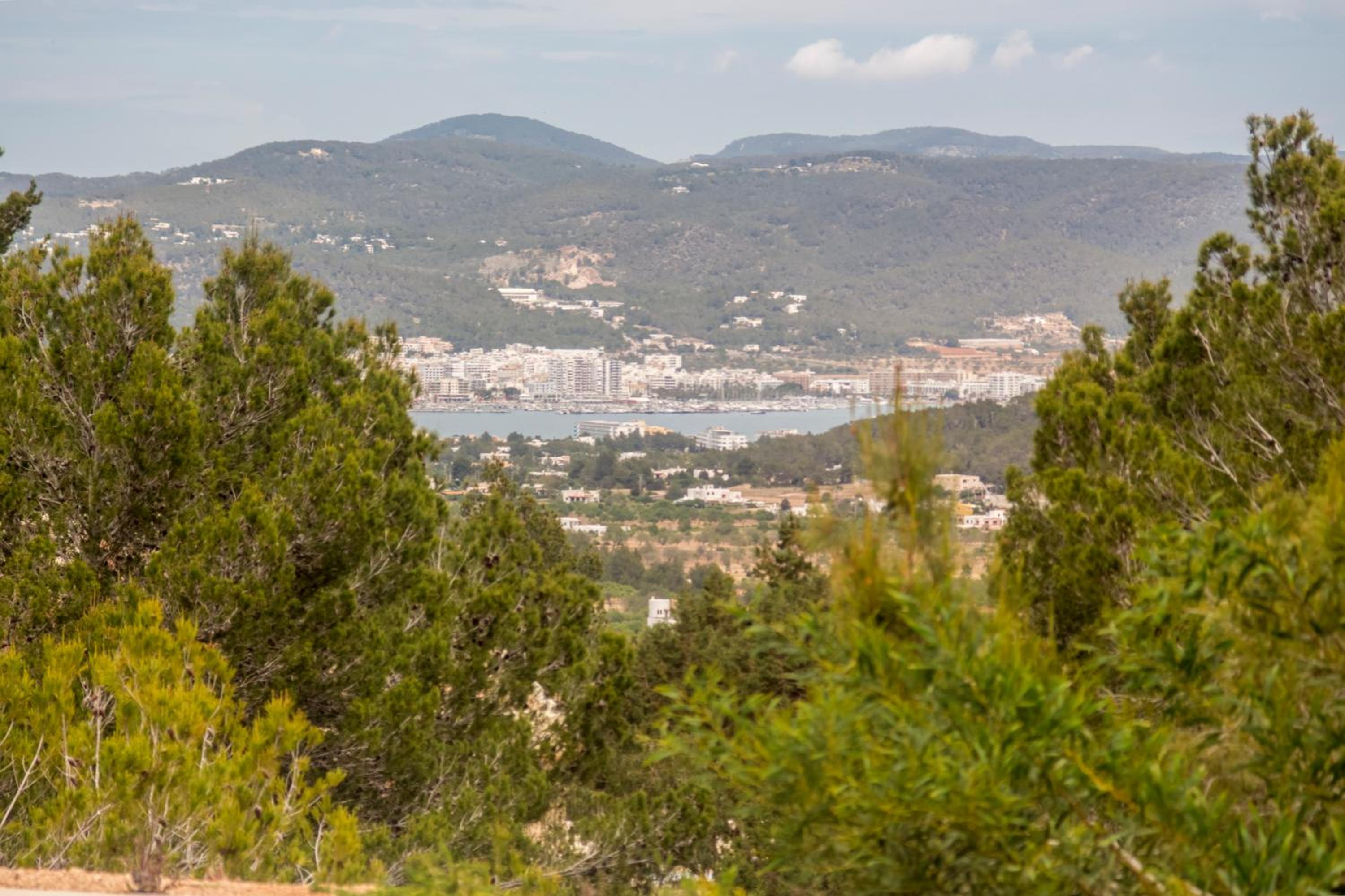 Villa - 6 Bedrooms - Pool - Garden - Sea View