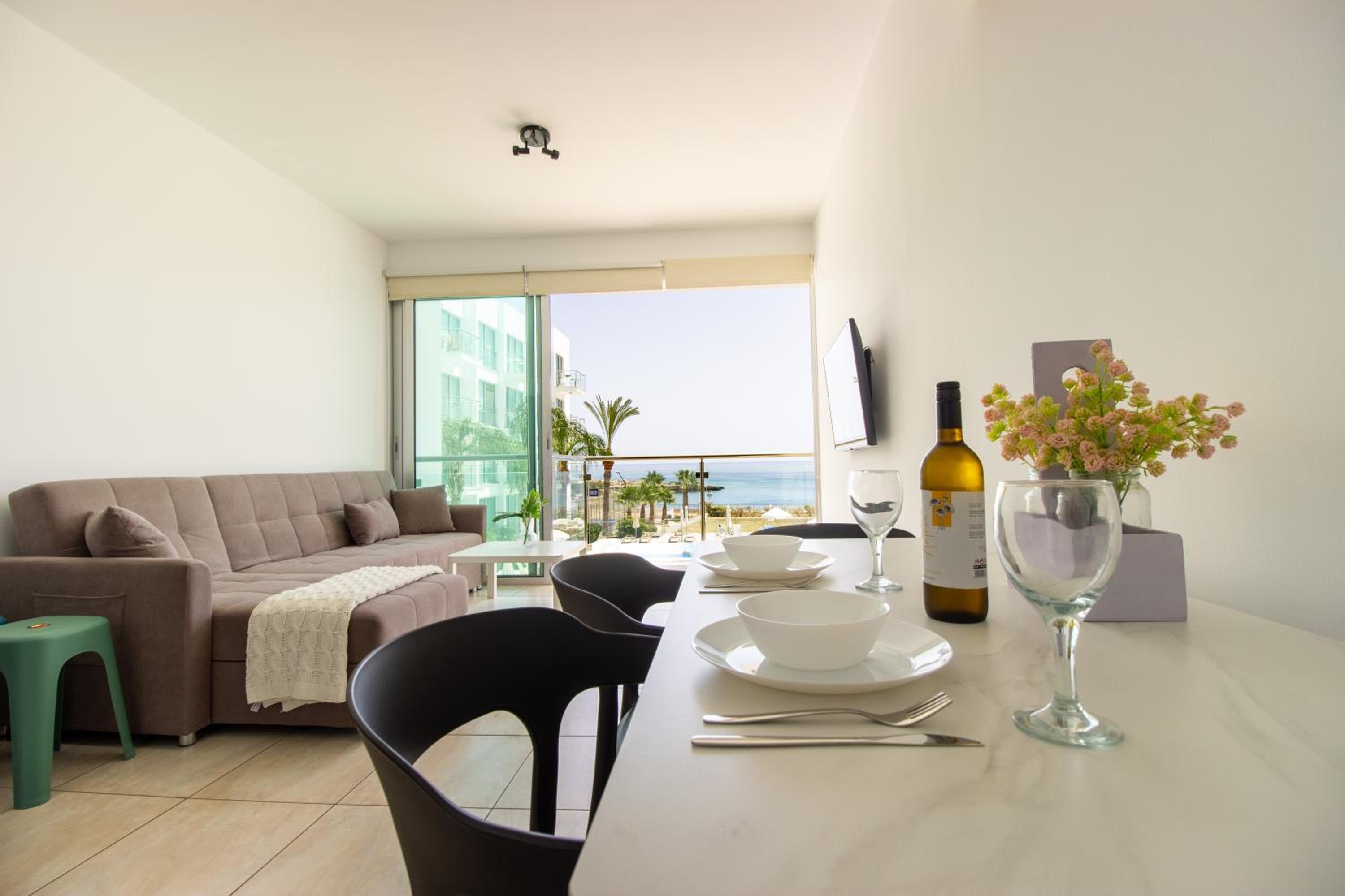 Prime Protaras Seafront Apt