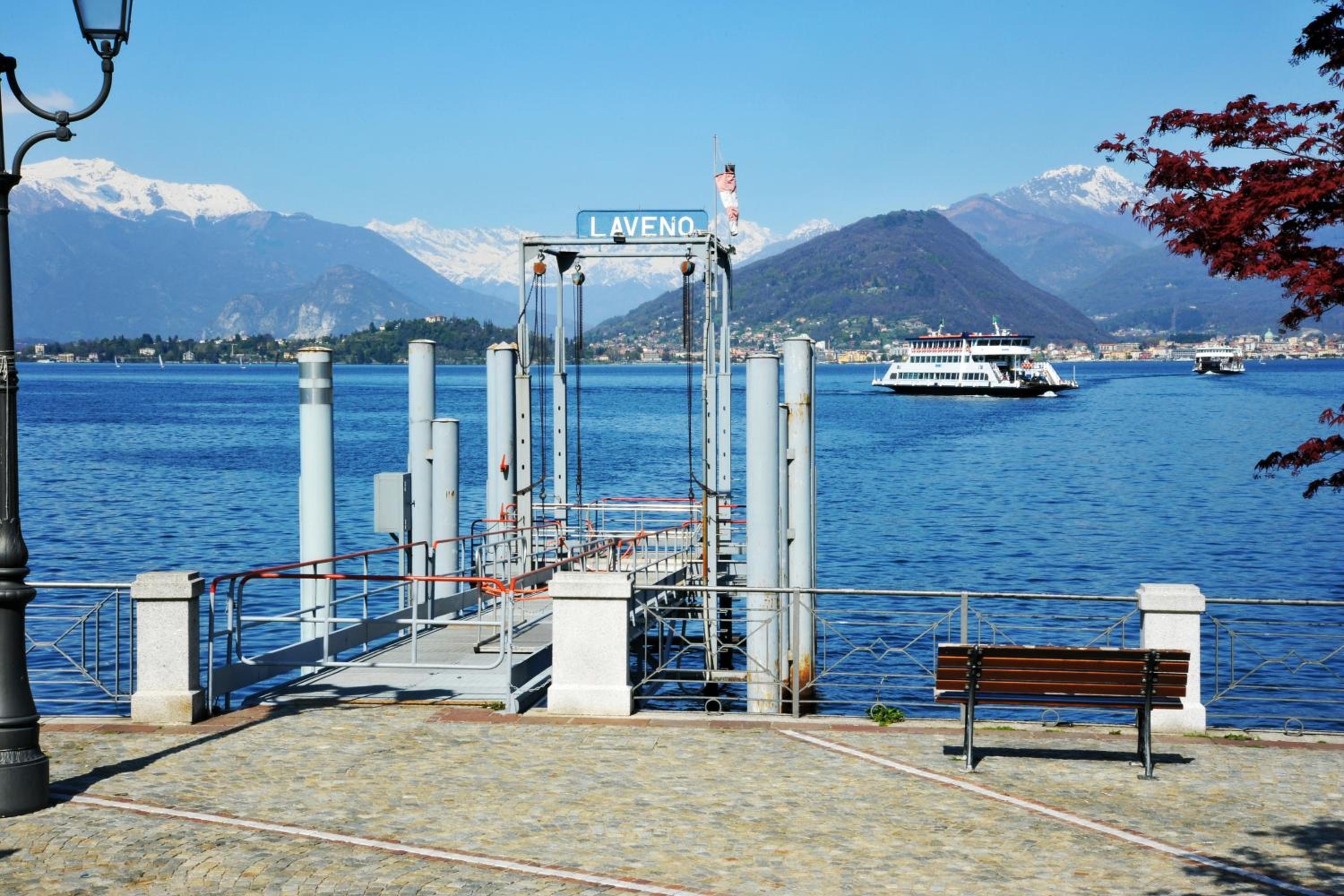 Casa Fiorita Pool and Lake - Happy Rentals view 4