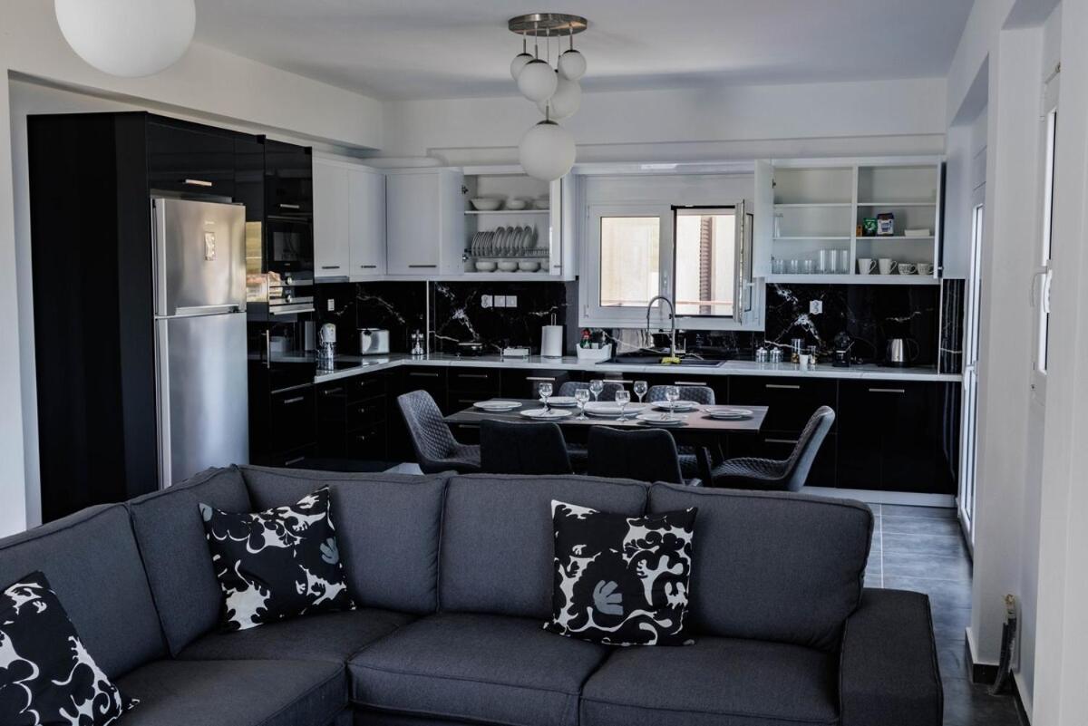 white Paradise - luxury Villa view 5