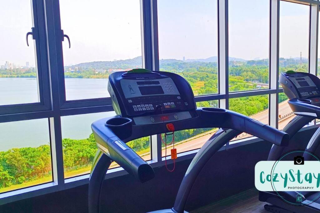 Puchong Skylake Lake-view Condo 3-6pax photo 6