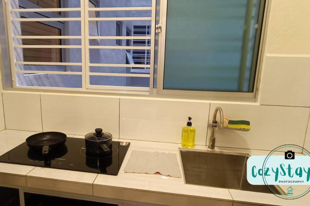 Puchong Skylake Lake-view Condo 3-6pax photo 7