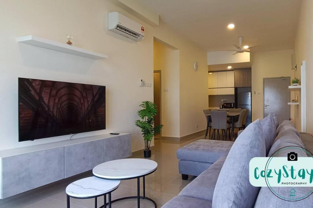 Puchong Skylake Lake-view Condo 3-6pax photo 2