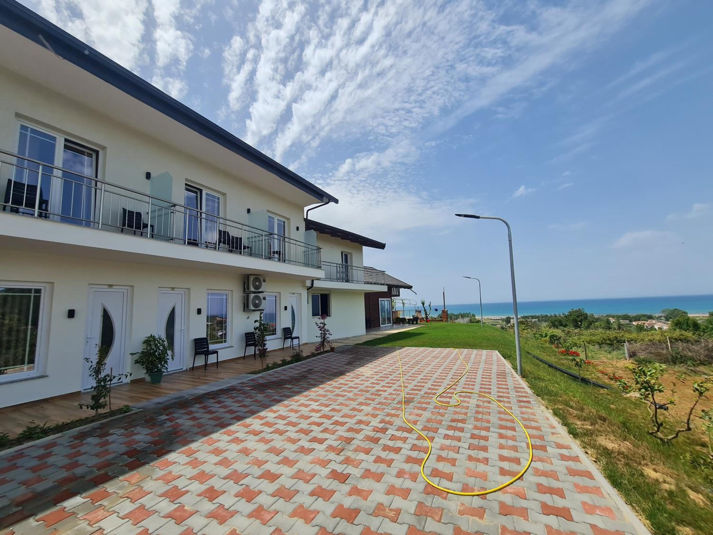 Sol Apartments Gjiri Lalzit
