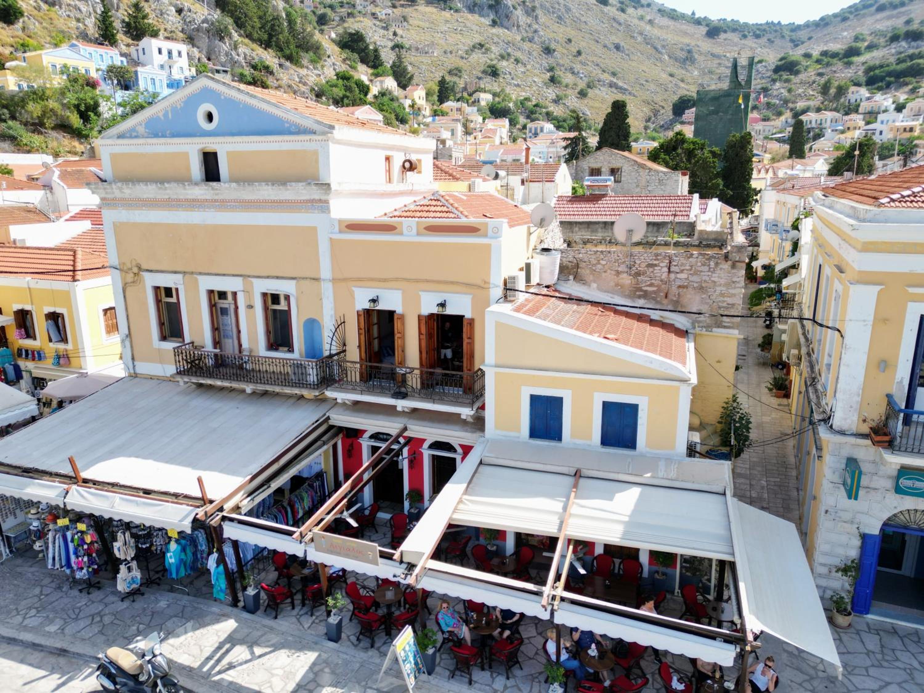 Amorosa House