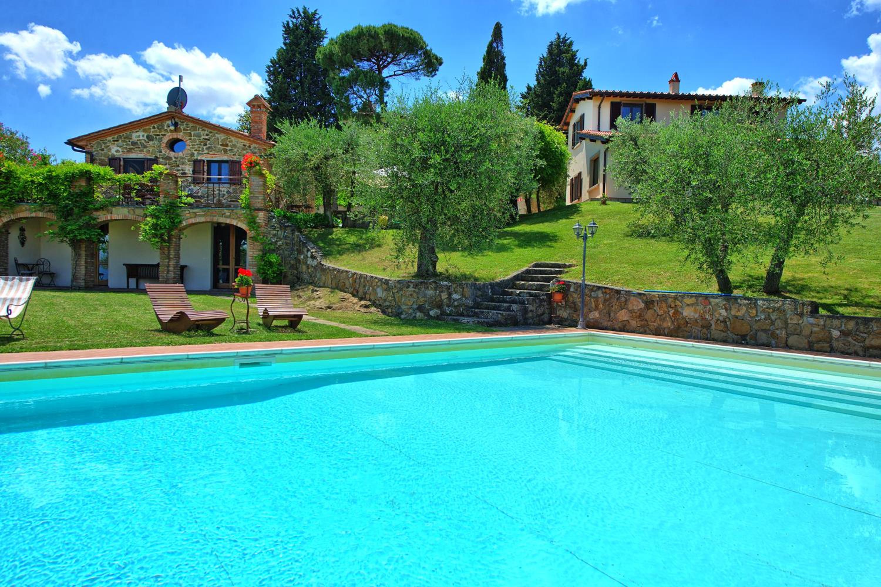 Villa Ulivi by PosarelliVillas