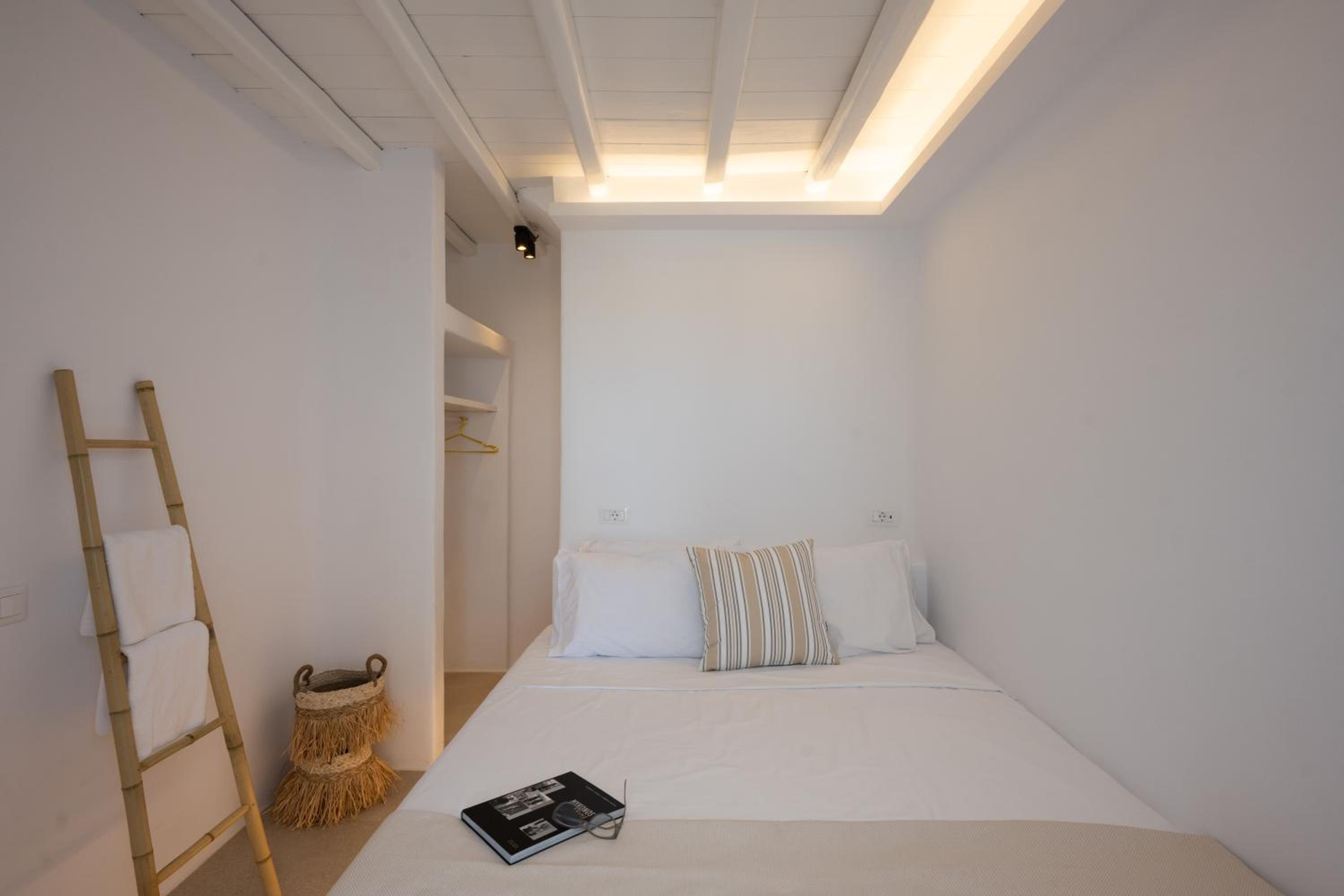 Sunrise Villa - Sea View Private Pools photo 3