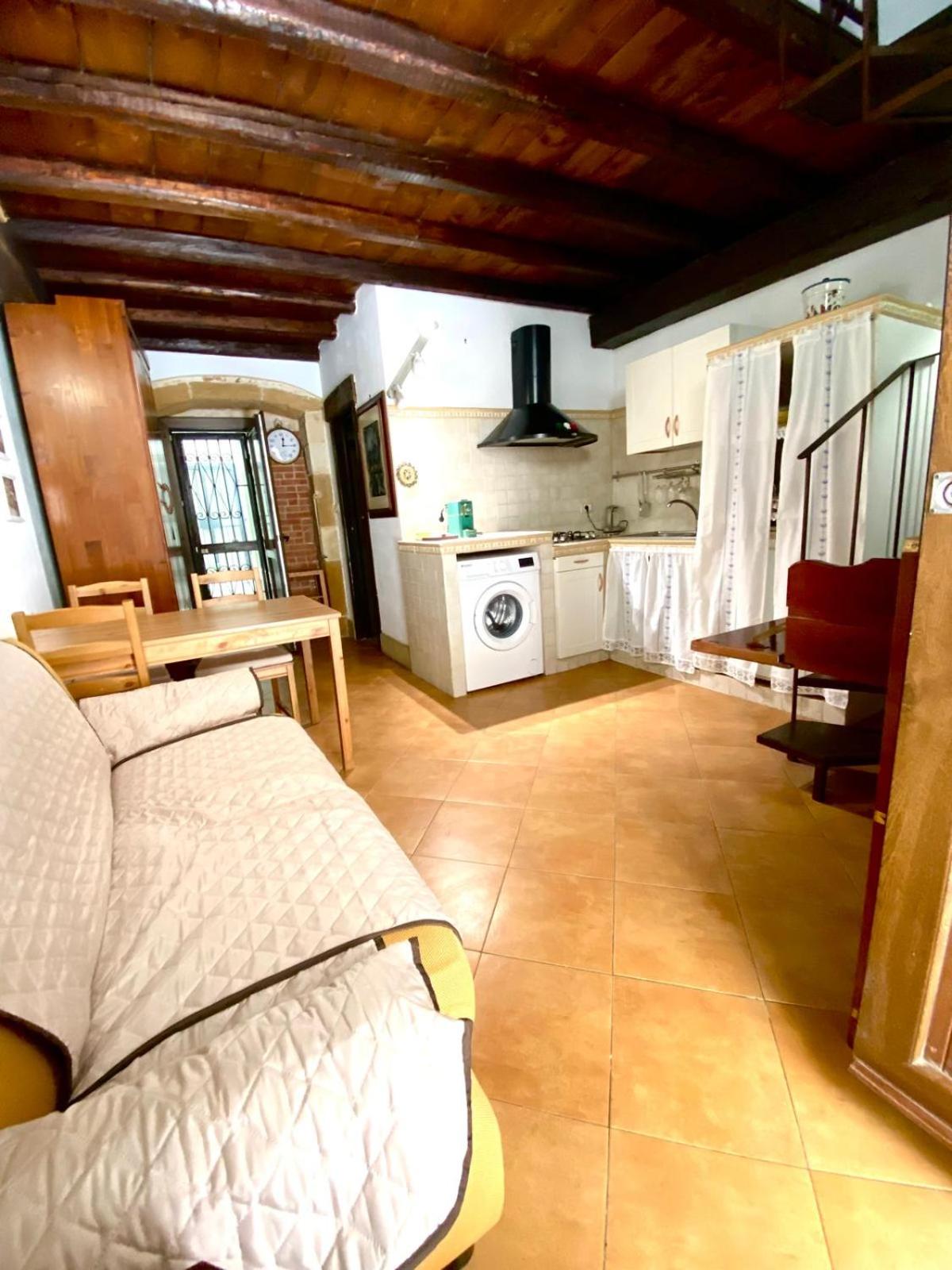 Carini House view 5